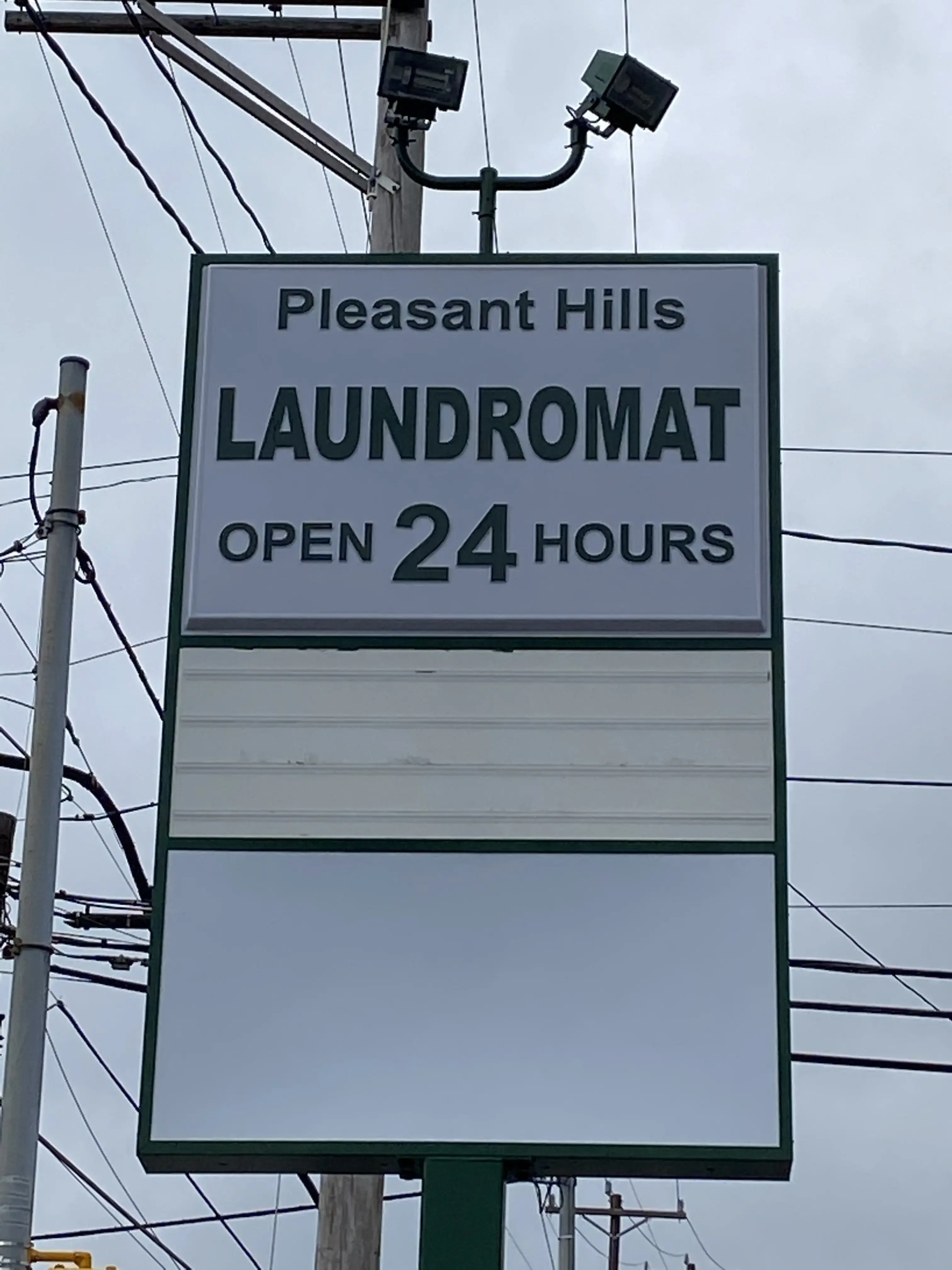 Pleasant Hills Laundromat thumbnail 6