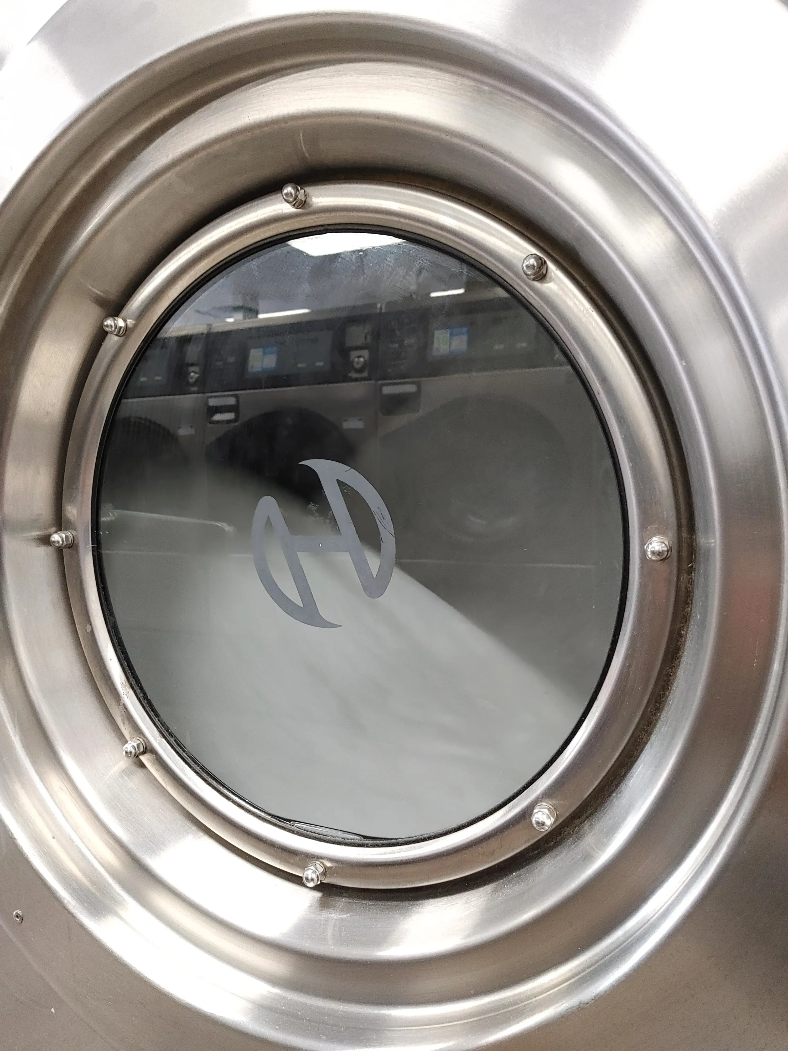 Pleasant Hills Laundromat thumbnail 13