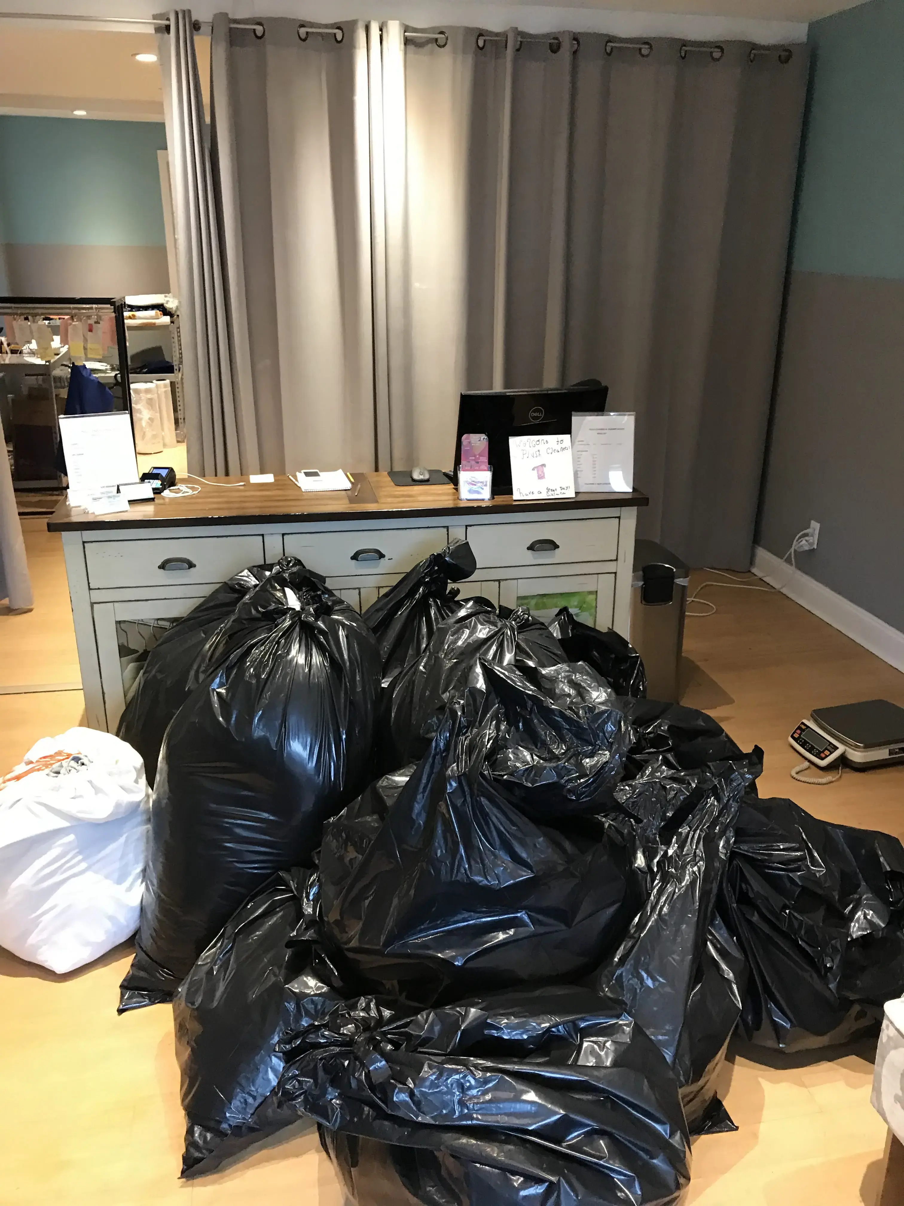 Plush Cleaners & Laundry Service LLC thumbnail 7