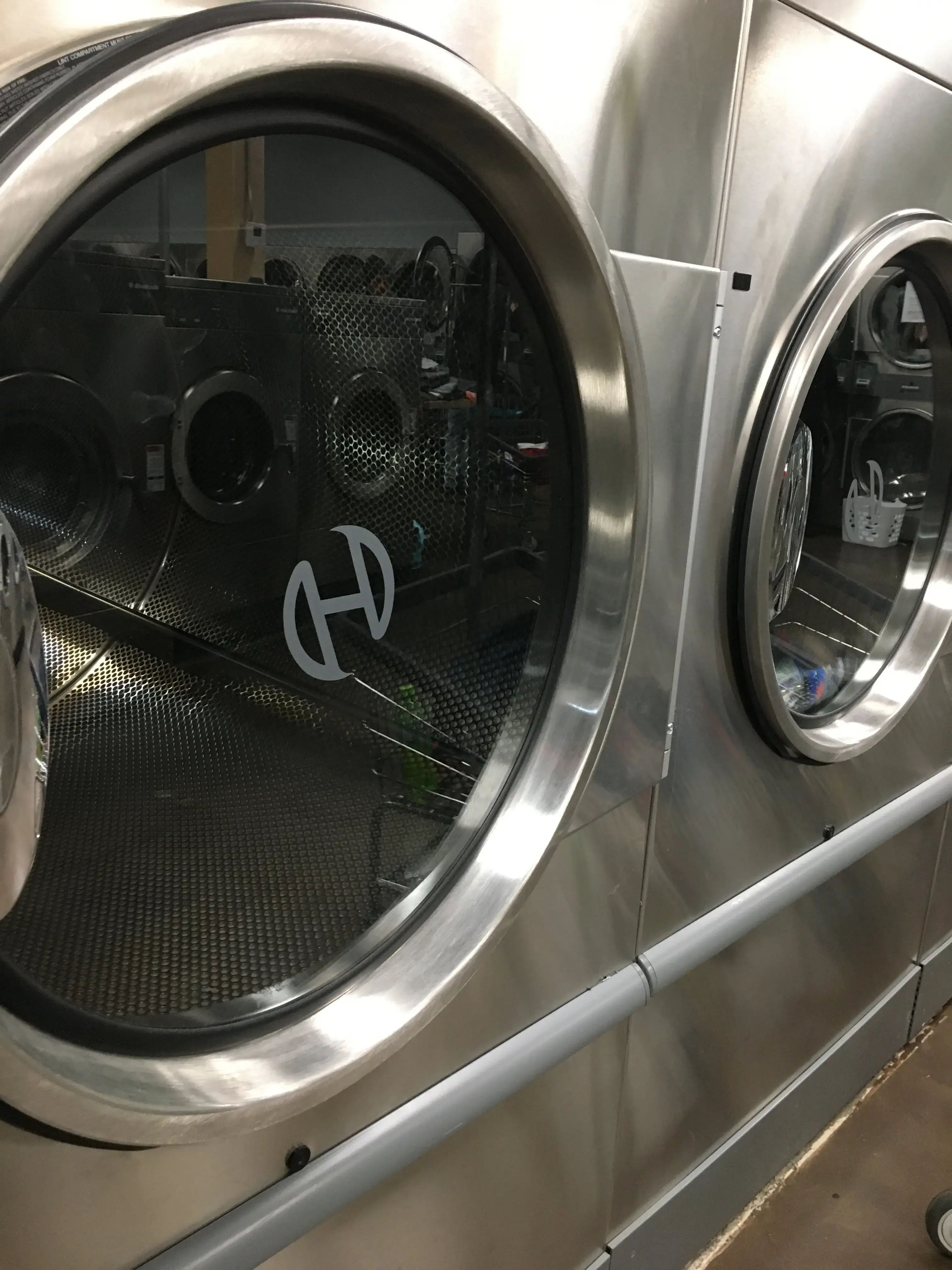 Point Laundromat & Cleaners thumbnail 12