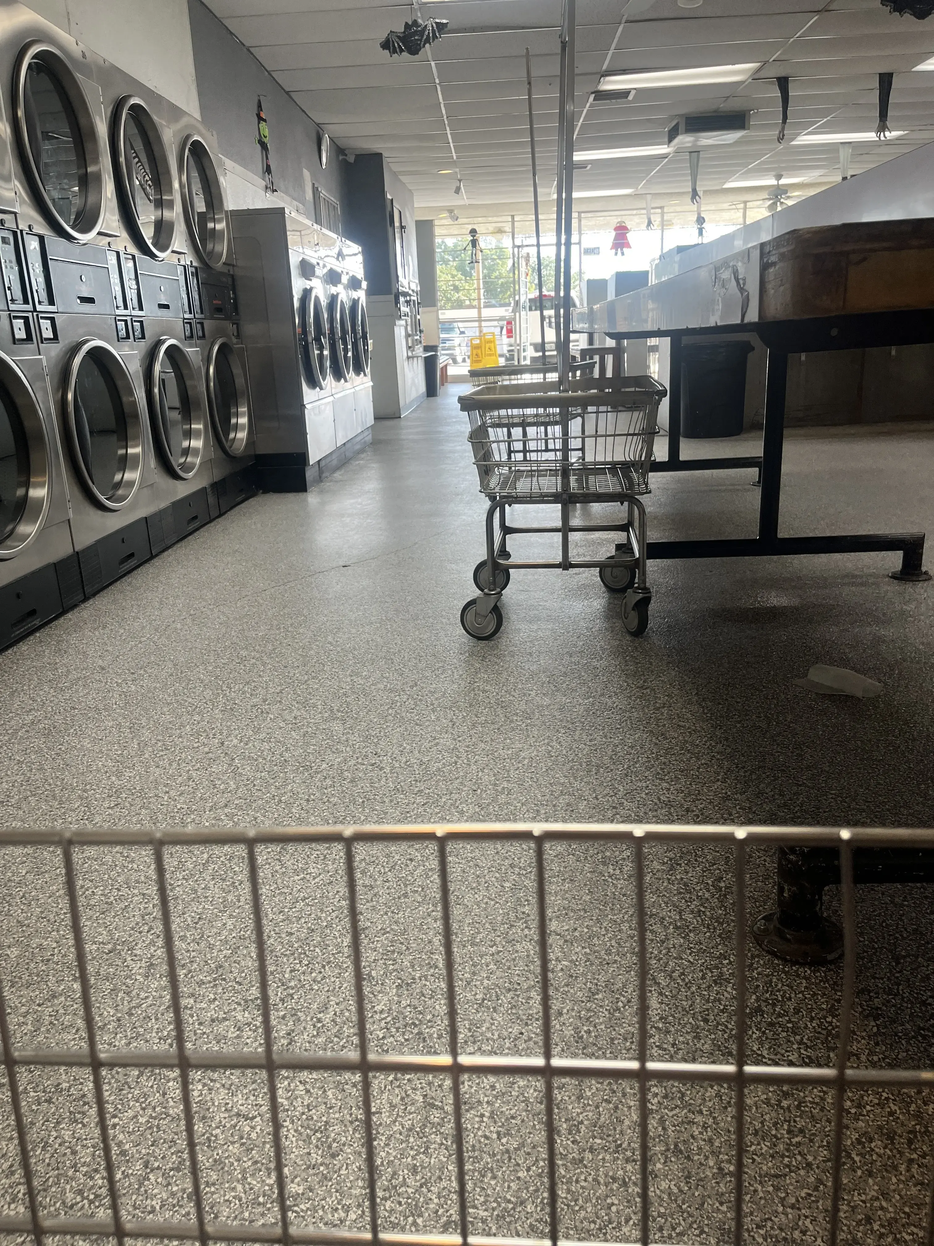 Point Laundry thumbnail 18