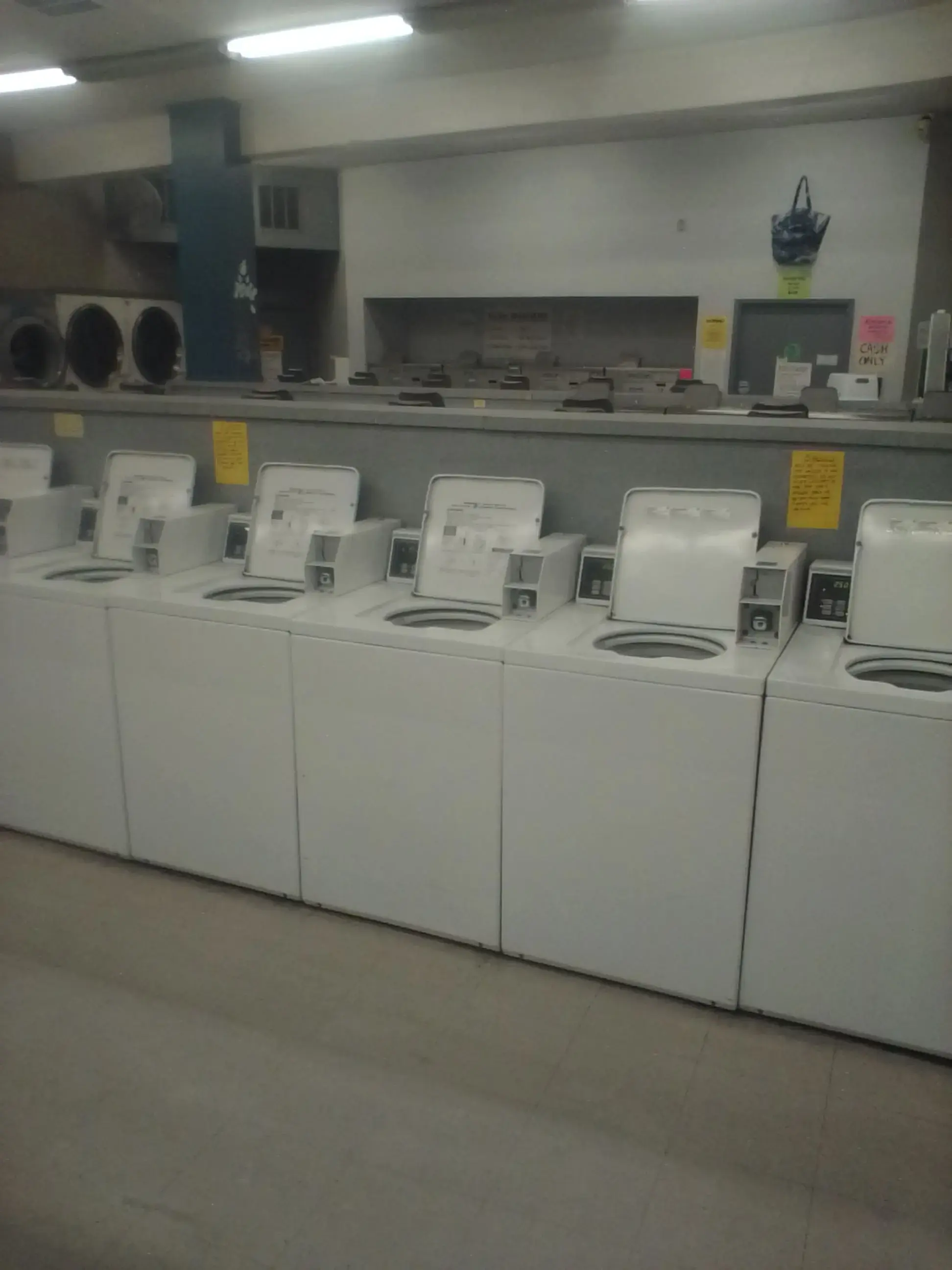 Point Loma Coin Laundry - Image 5