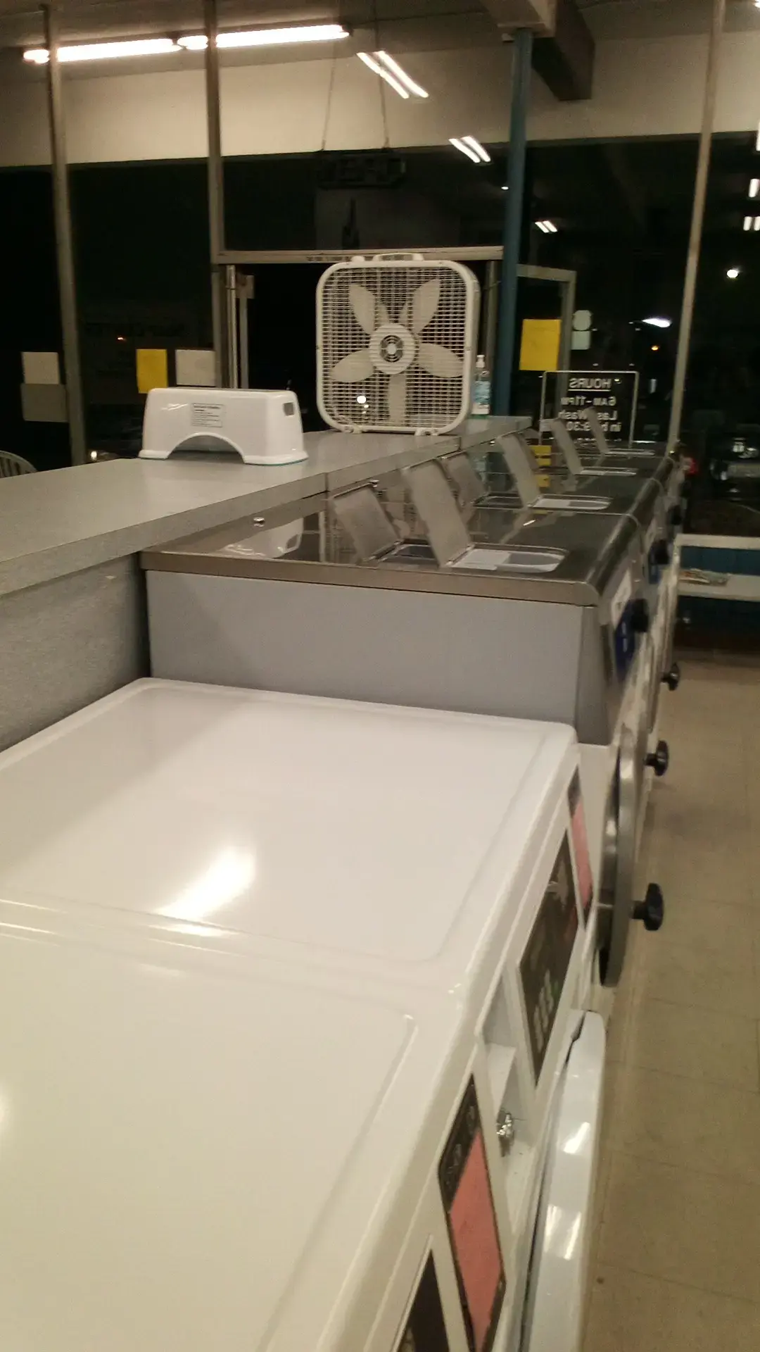 Point Loma Coin Laundry thumbnail 11