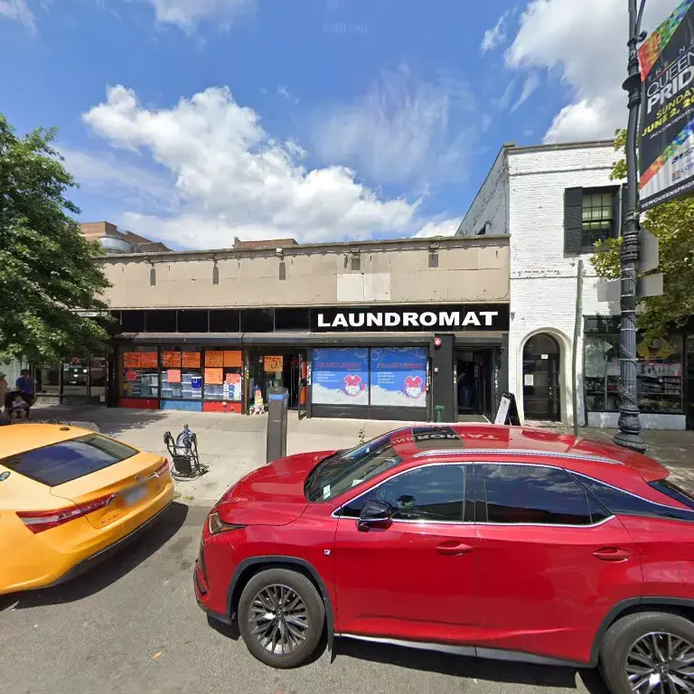Polanco Laundromat - Image 15
