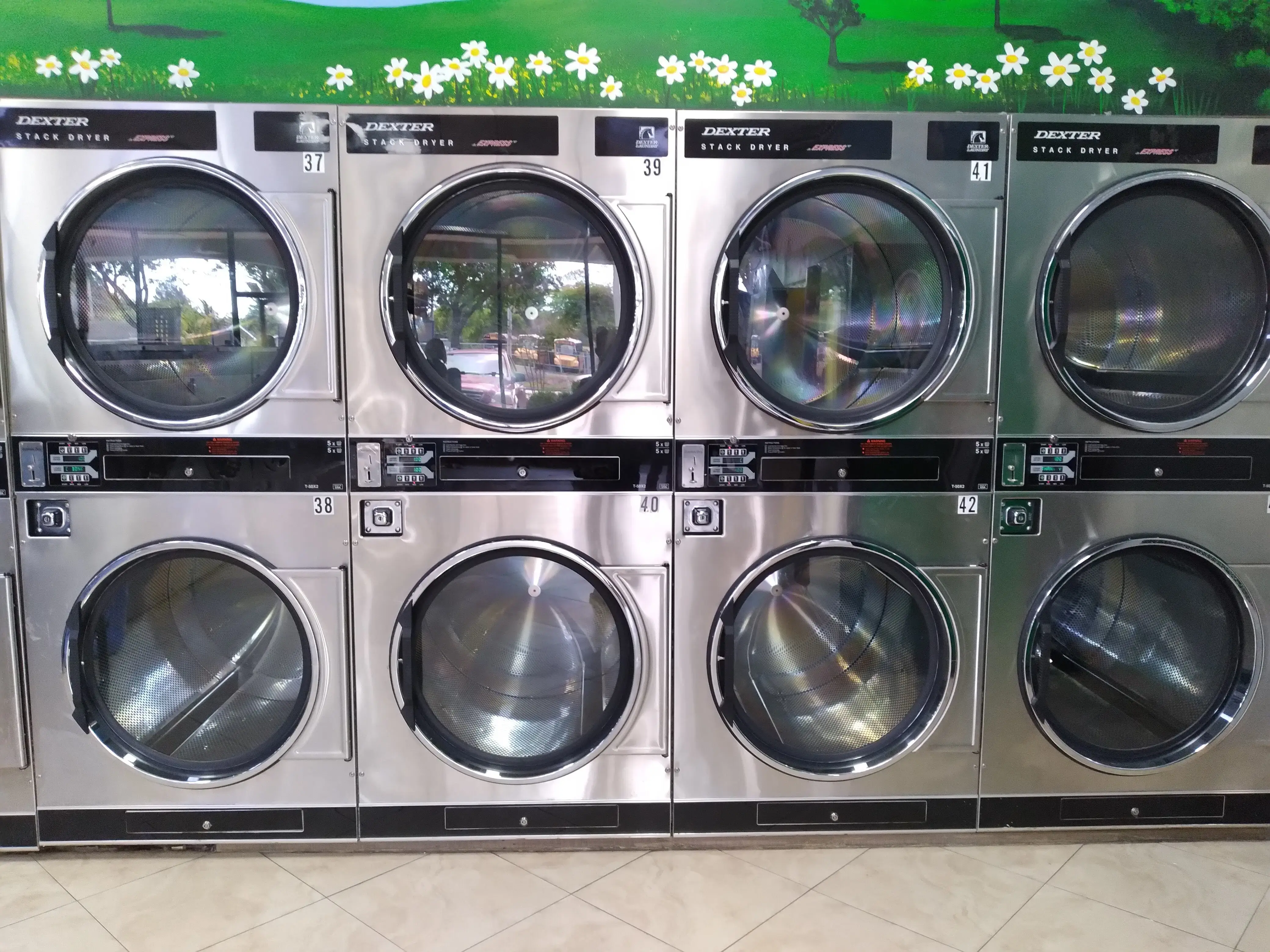 Polo Grounds Coin Laundry thumbnail 3