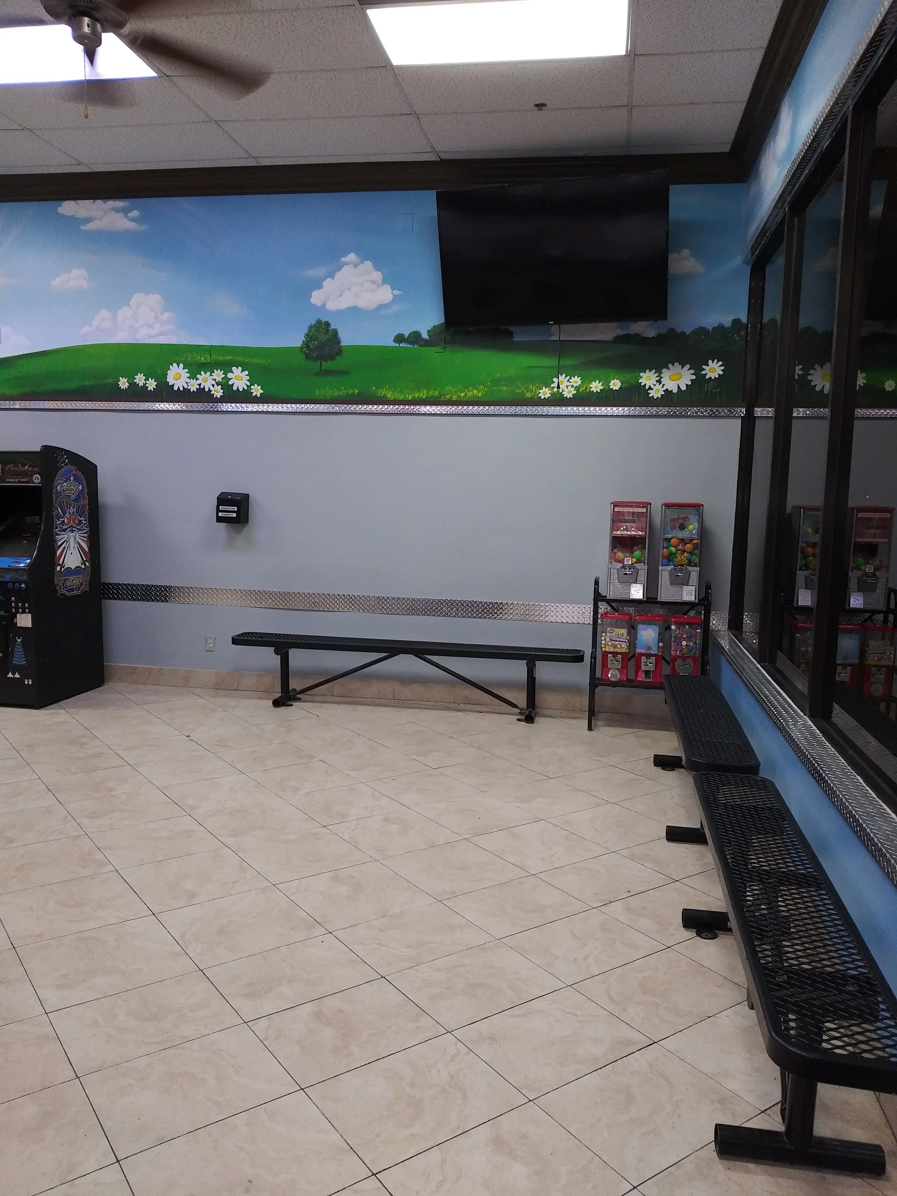 Polo Grounds Coin Laundry - Image 17