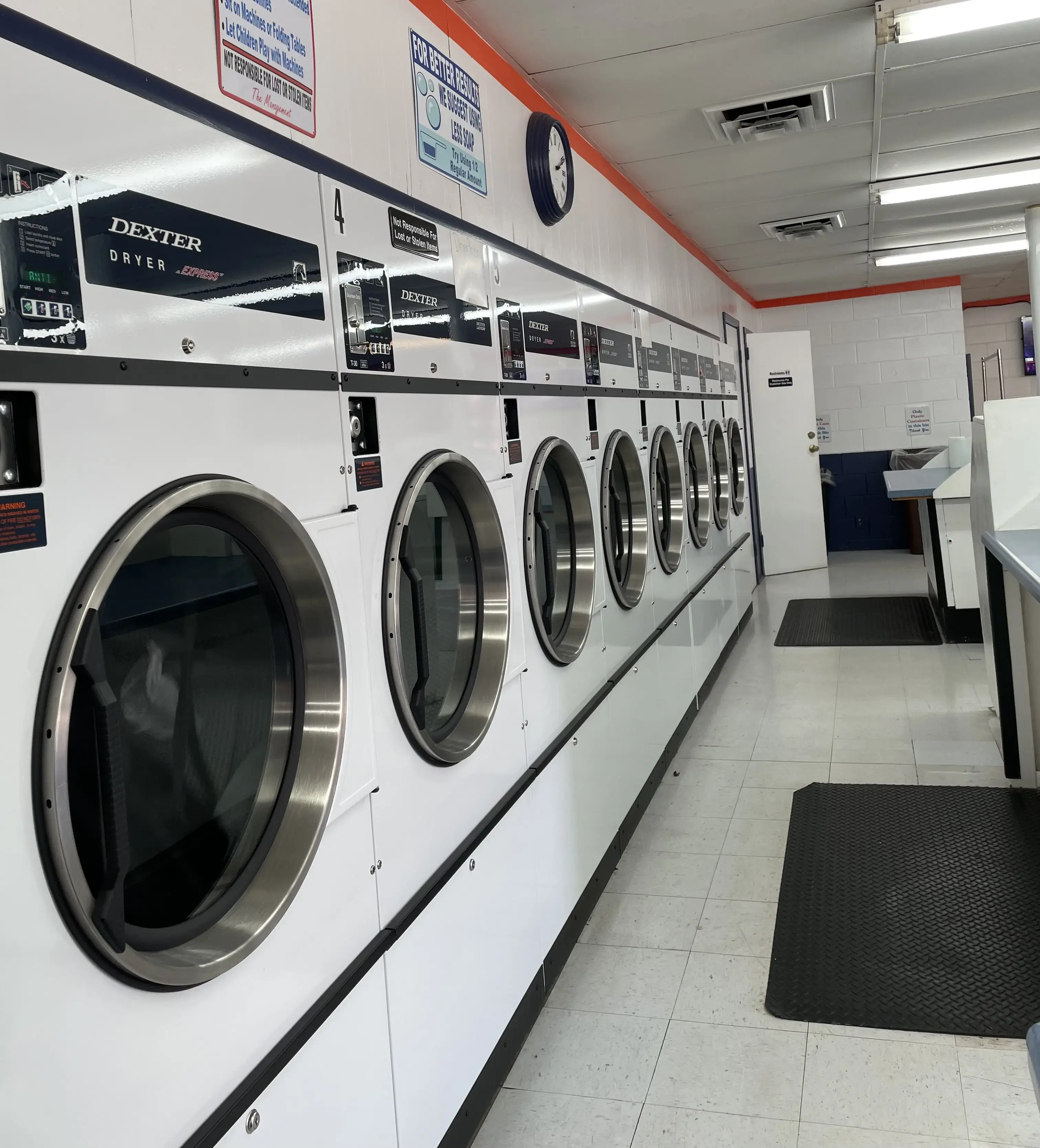 Poly Clean Full Service Laundromat thumbnail 16