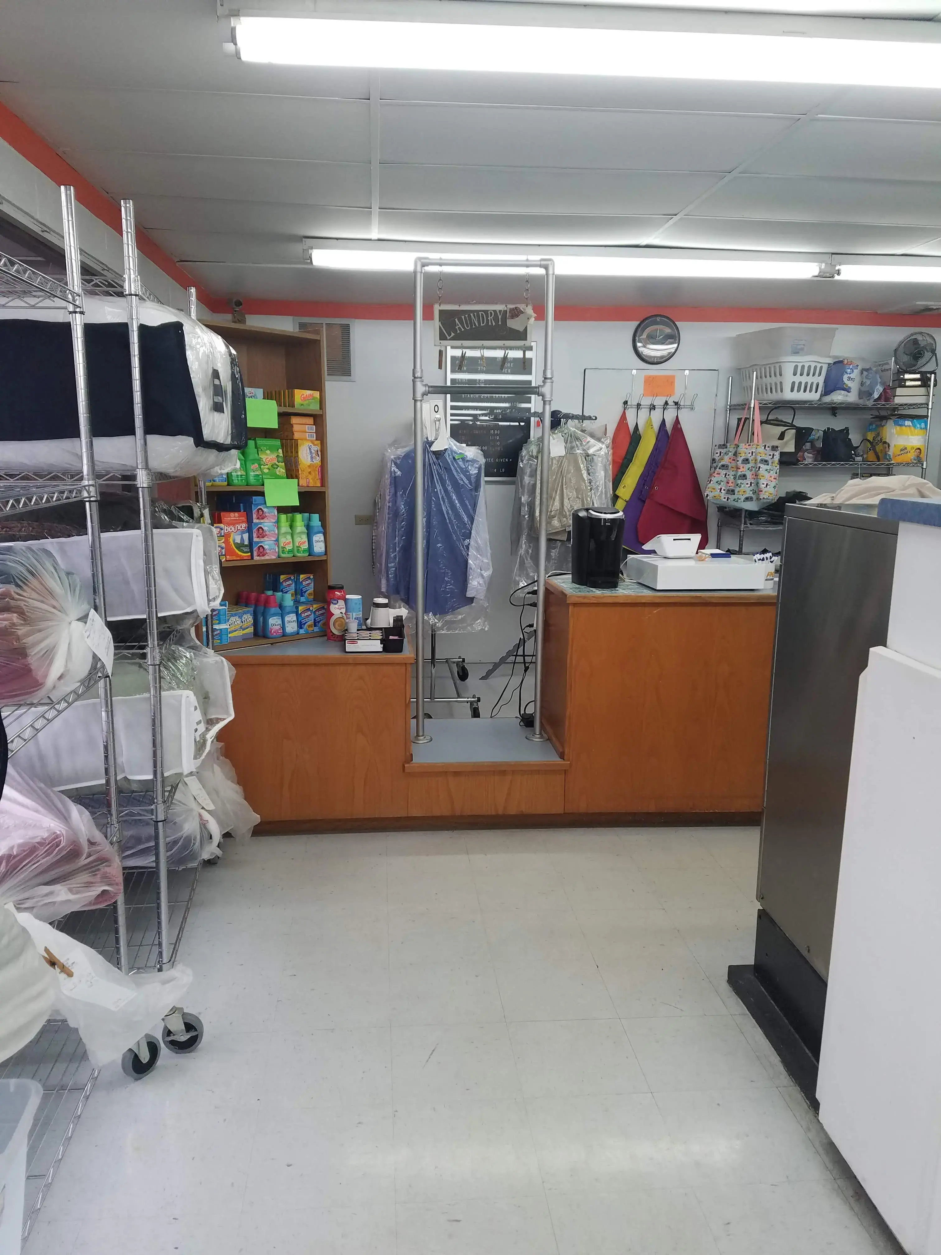 Poly Clean Full Service Laundromat thumbnail 5