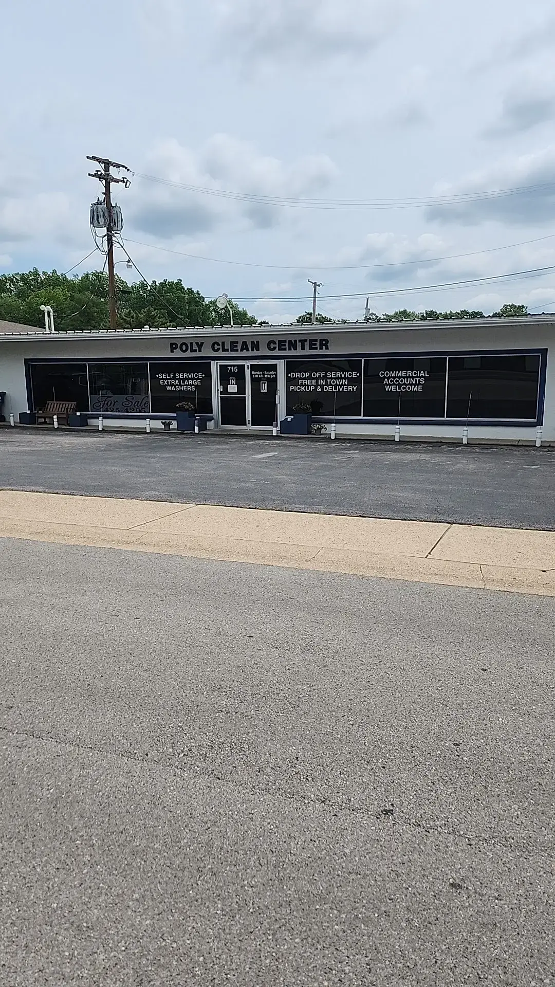 Poly Clean Full Service Laundromat - Image 8