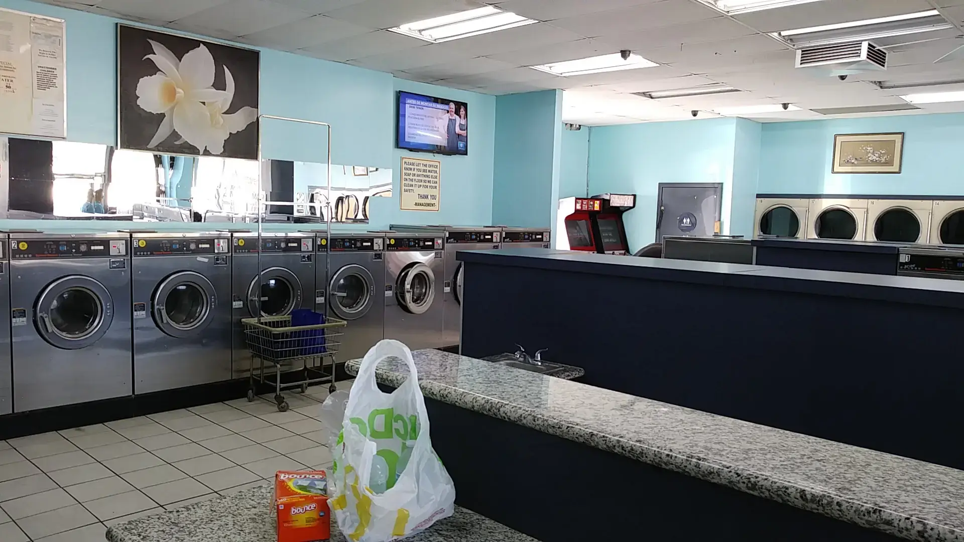 Pomona Coin Laundry thumbnail 4