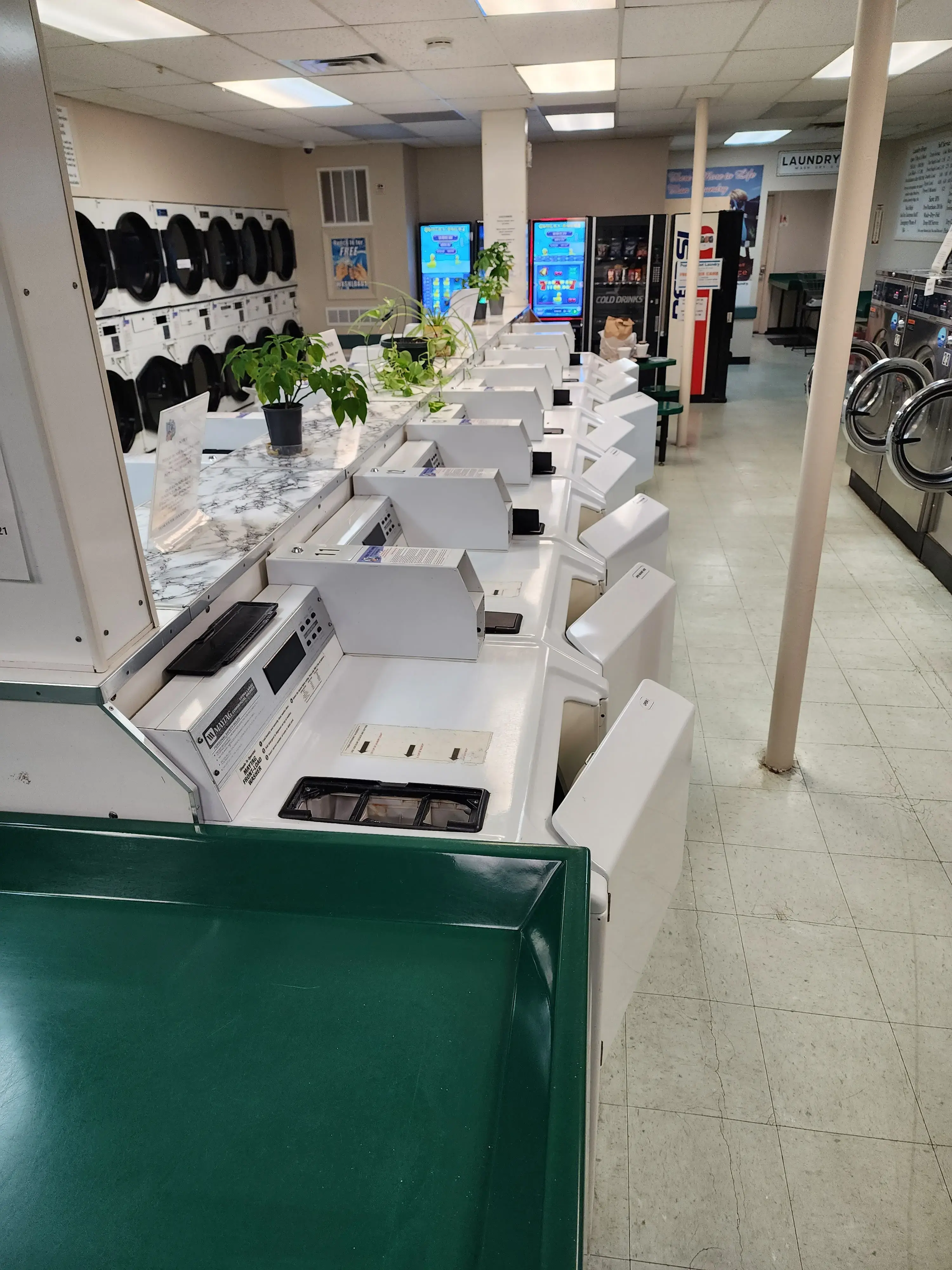 Poplar Street Laundry - Image 14