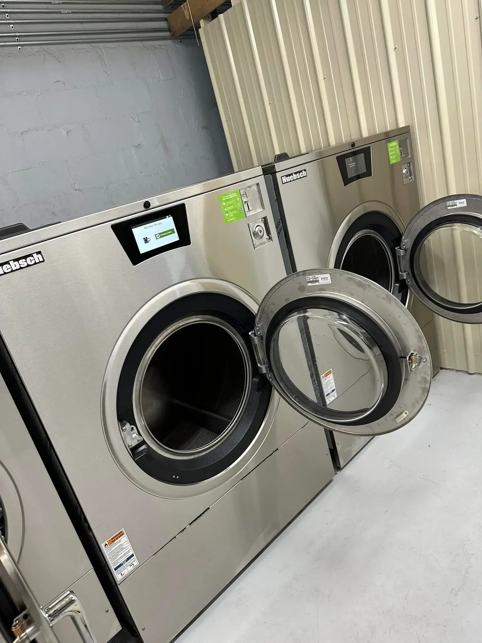 Port city laundry - Image 17