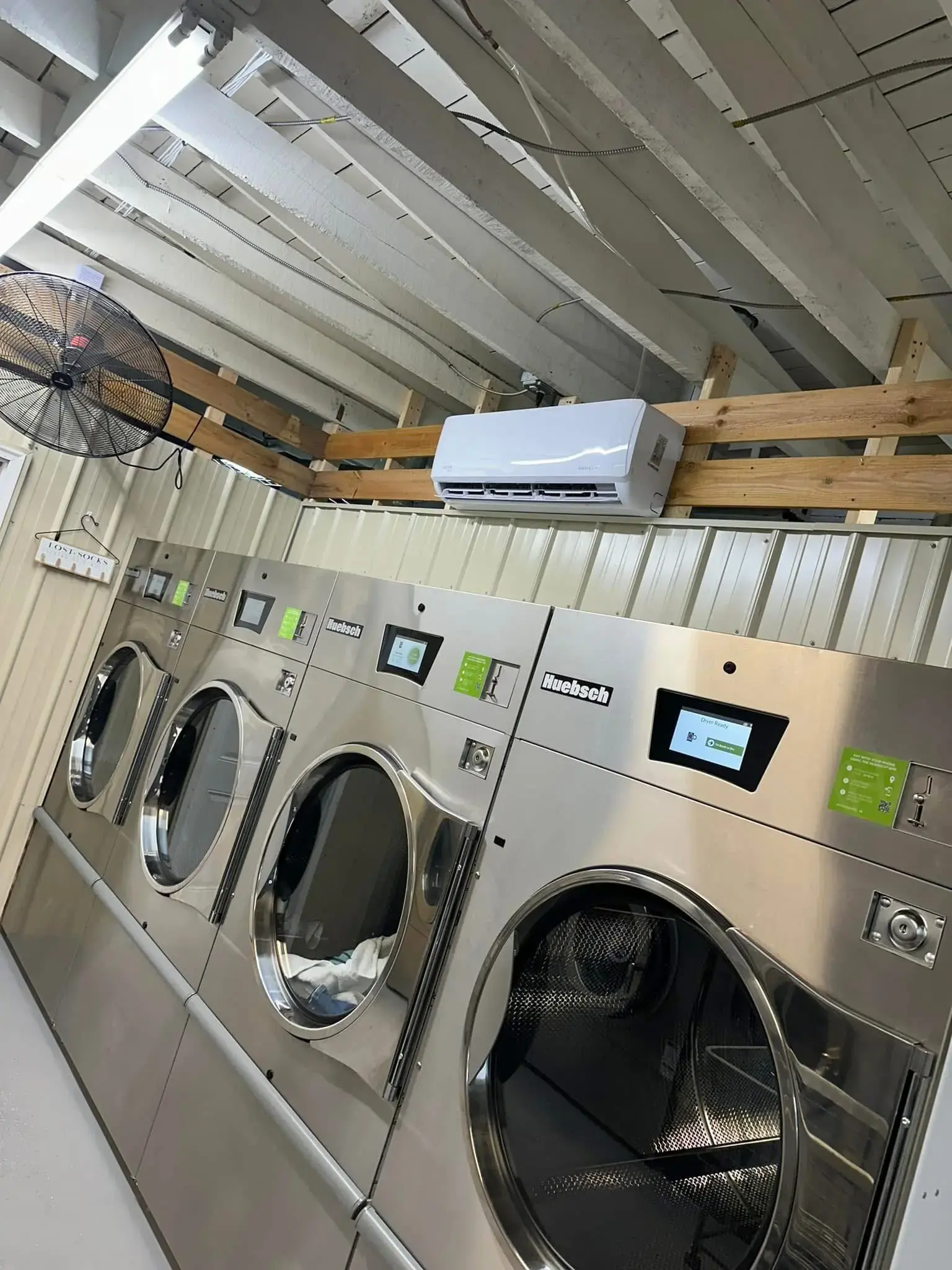 Port city laundry - Image 13