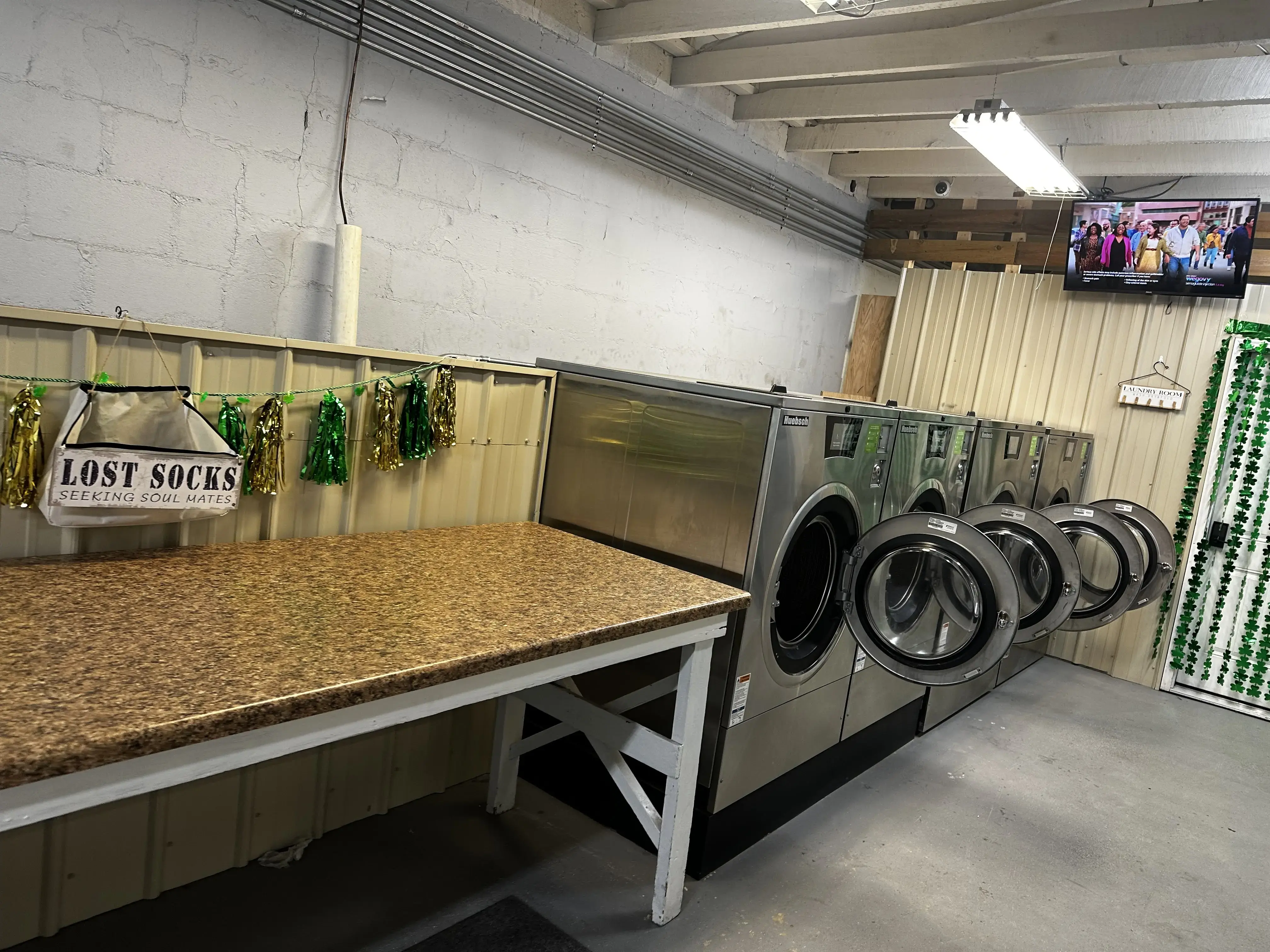 Port city laundry - Image 2