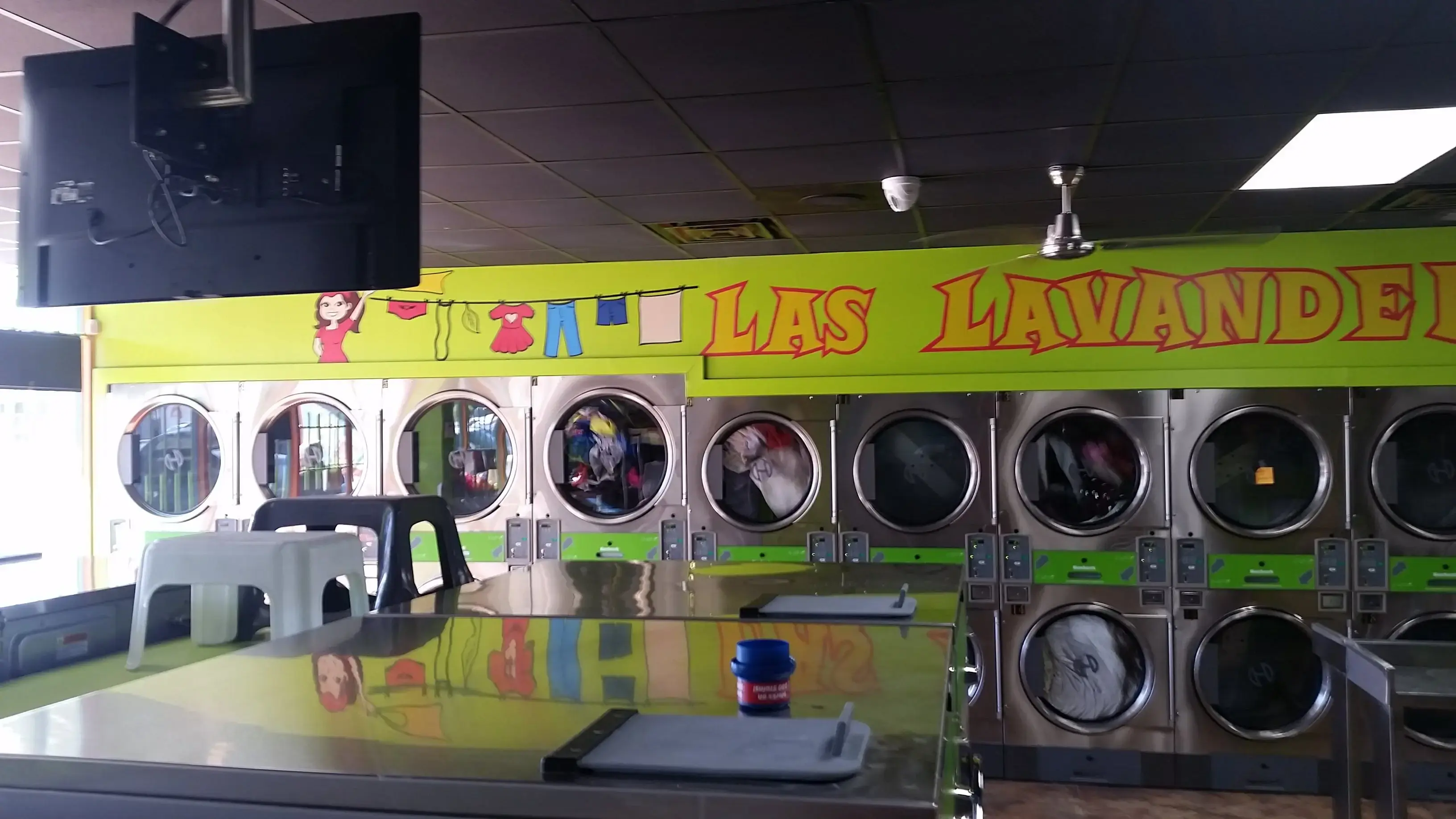 Porter Cleaners & Laundry Washateria - Image 11