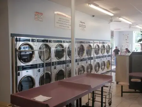 Portsmouth Momma's Laundry Land thumbnail 4