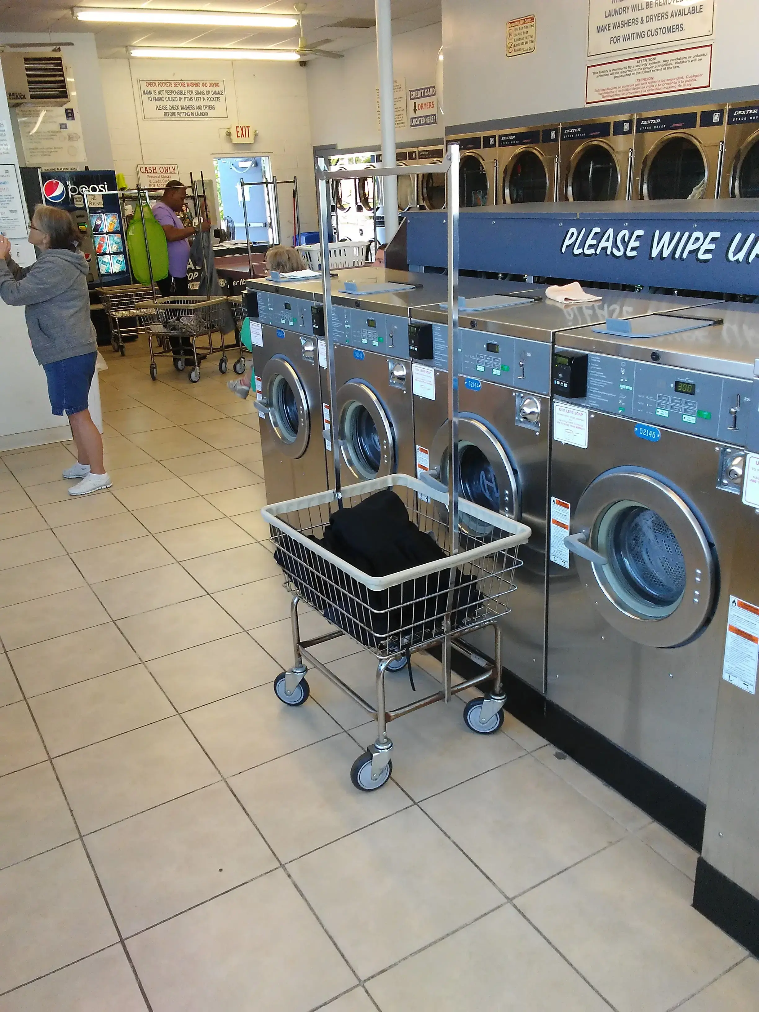 Portsmouth Momma's Laundry Land - Image 9