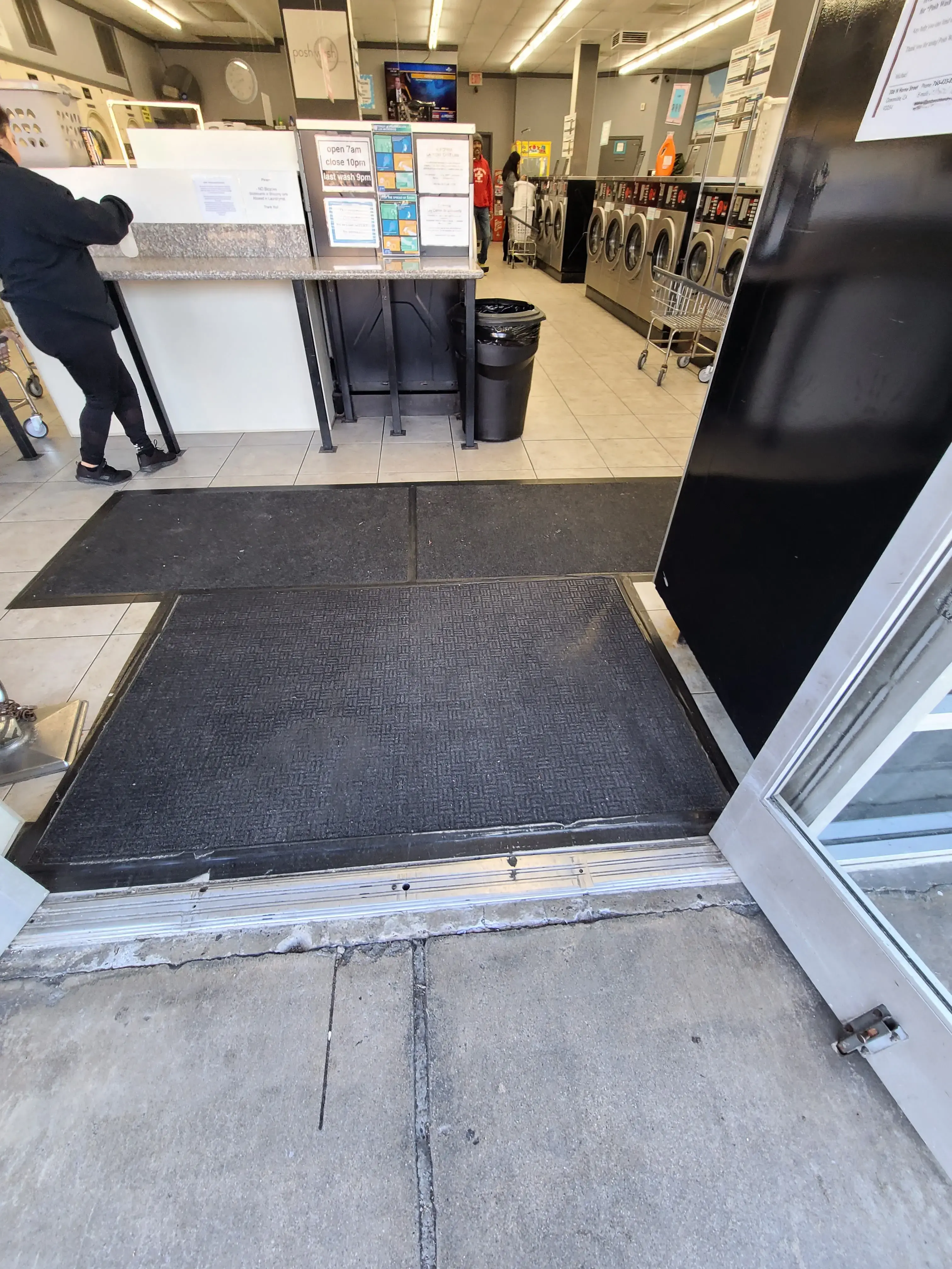 PoshWash Laundry - Image 13