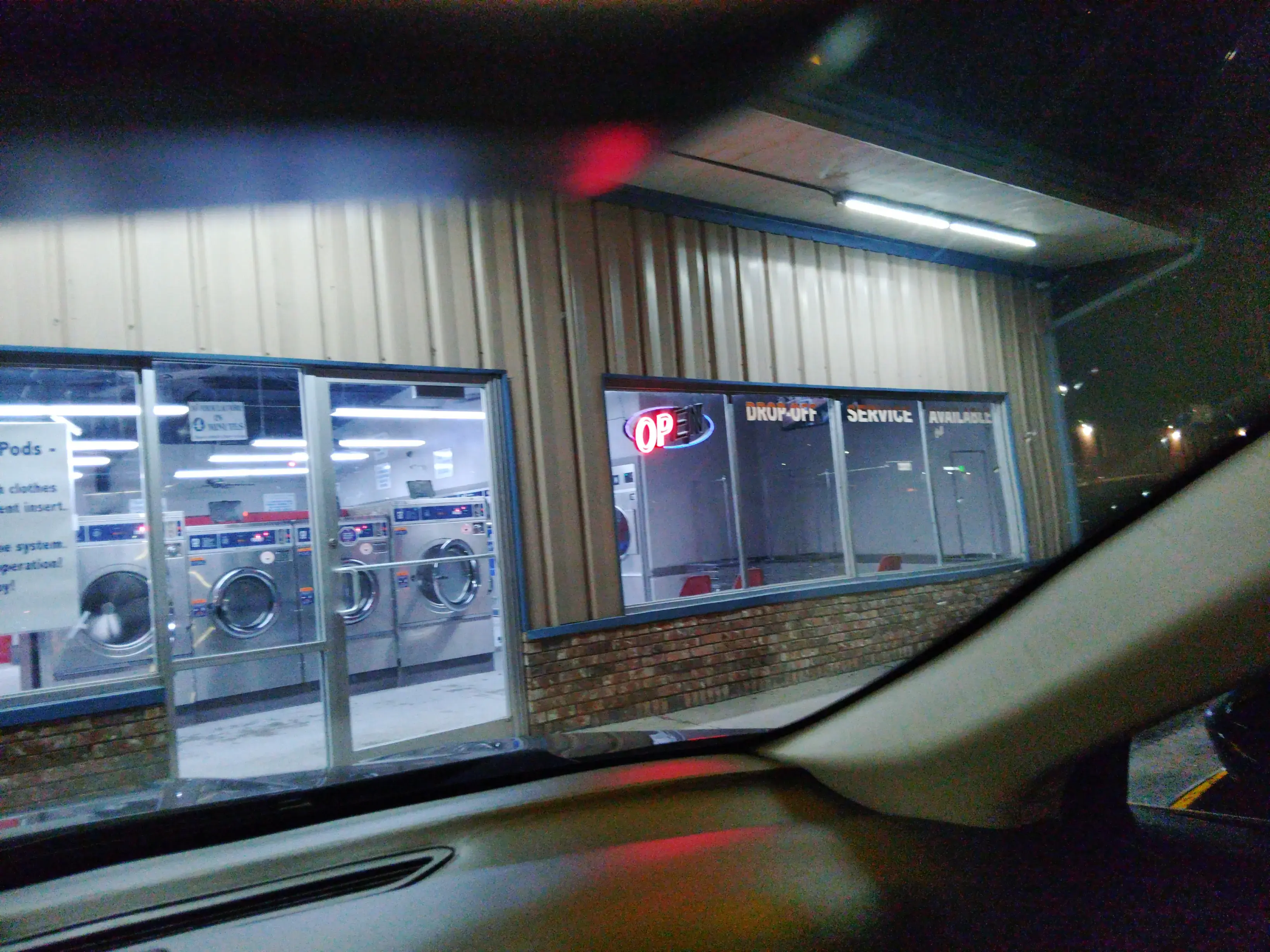 Premier Coin Laundry - Image 6