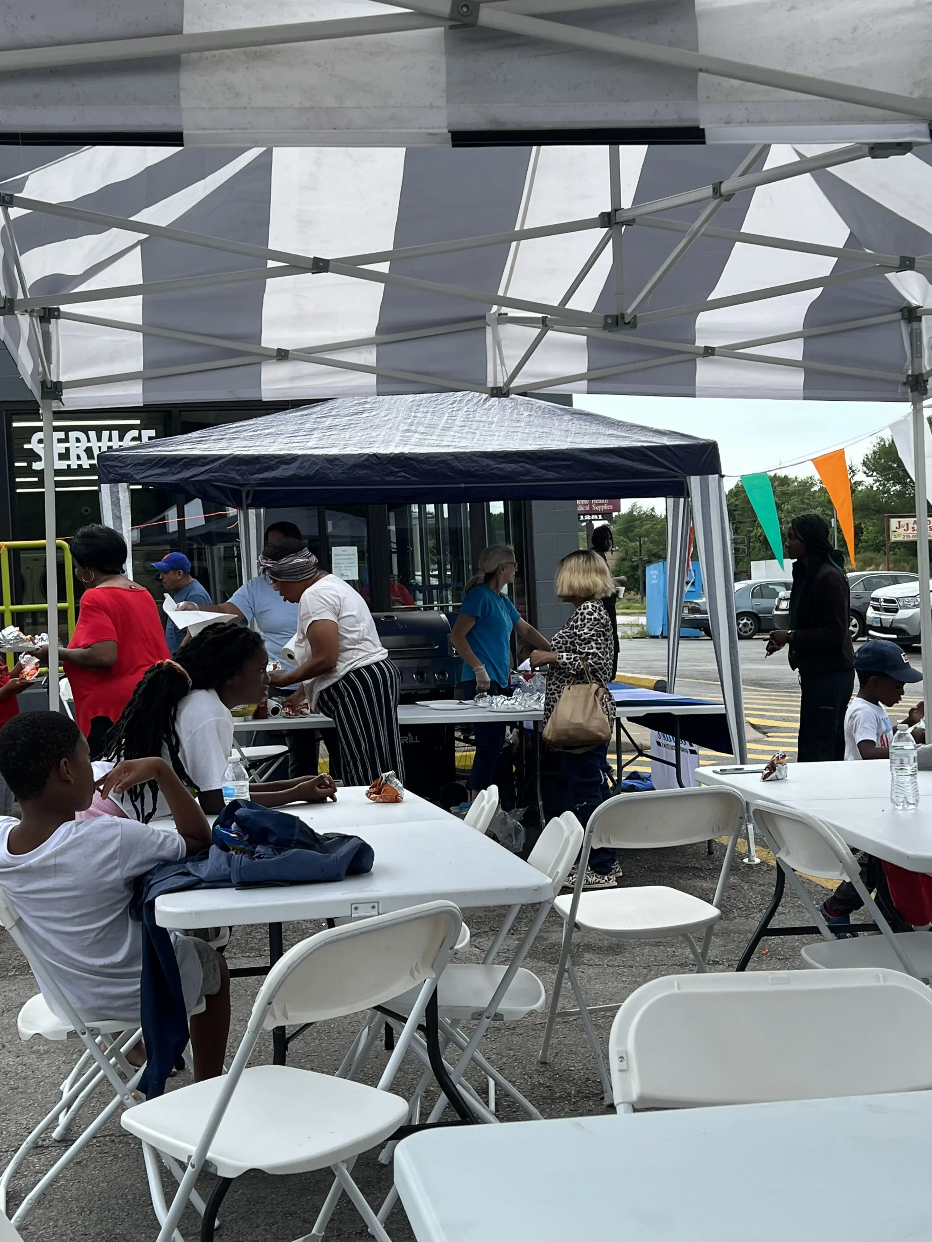 Premier Laundromat - Drop Off - Image 11
