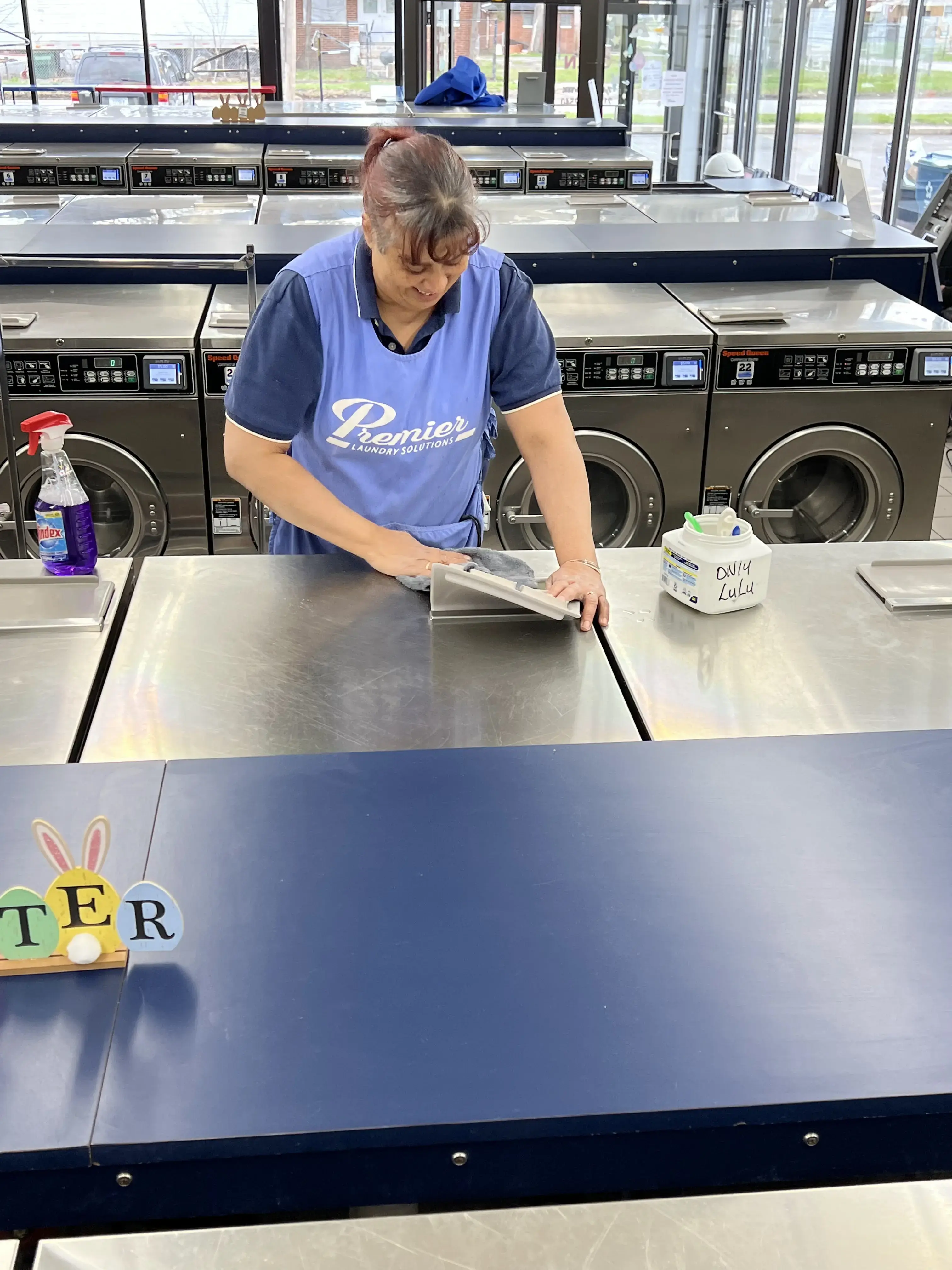 Premier Laundromat - Drop Off thumbnail 15