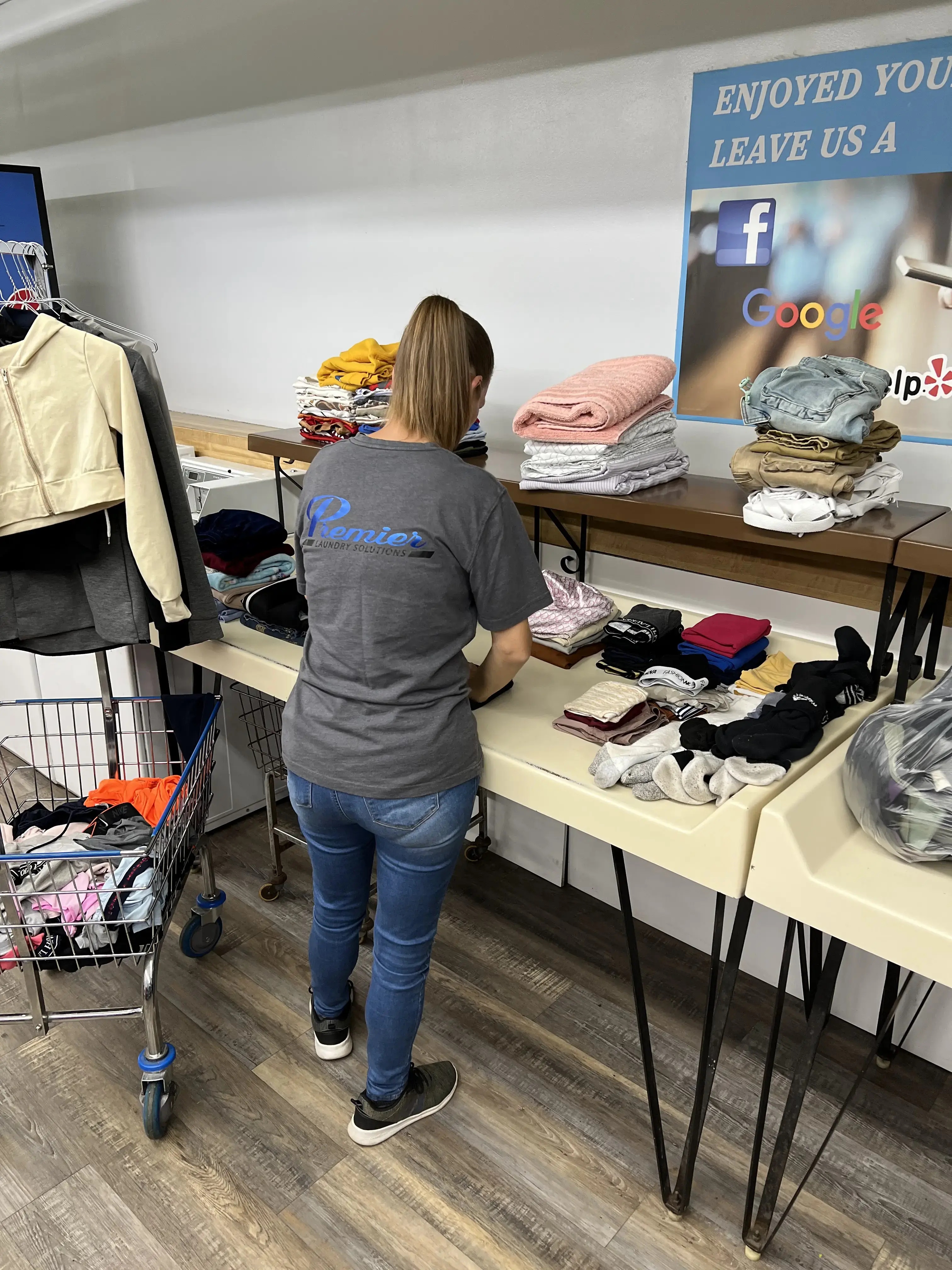 Premier Laundromat - Drop Off thumbnail 9