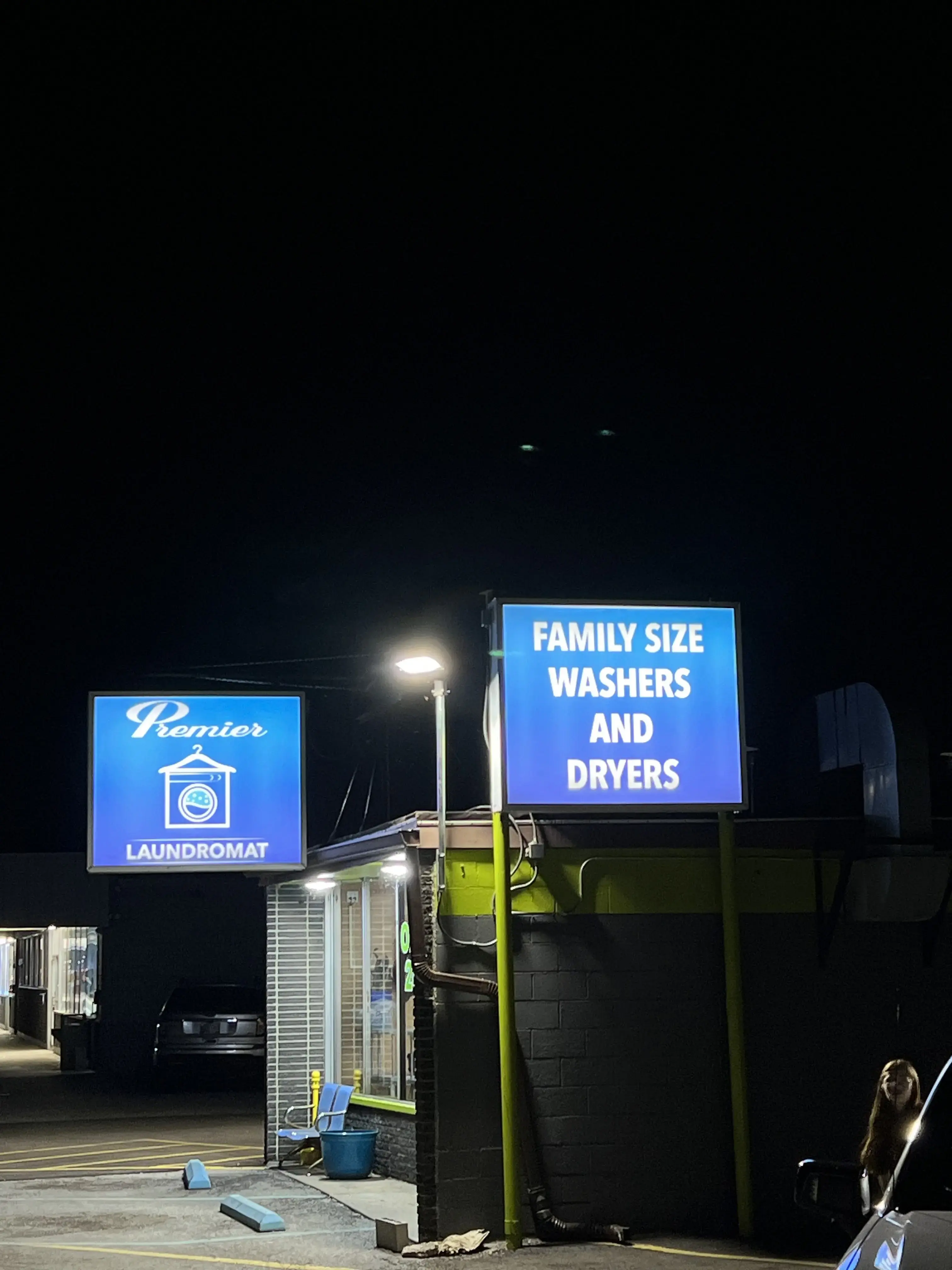 Premier Laundromat - Drop Off - Image 17