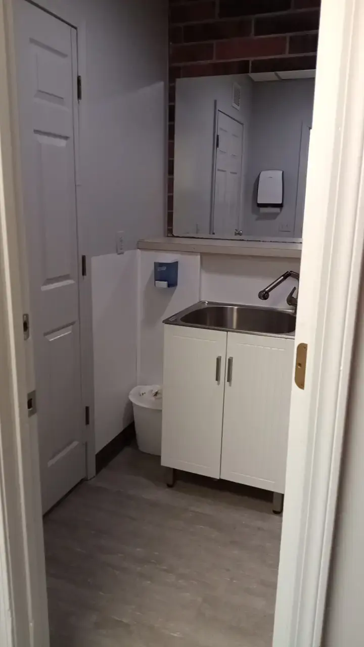 Premier Laundry, Inc. - Image 5