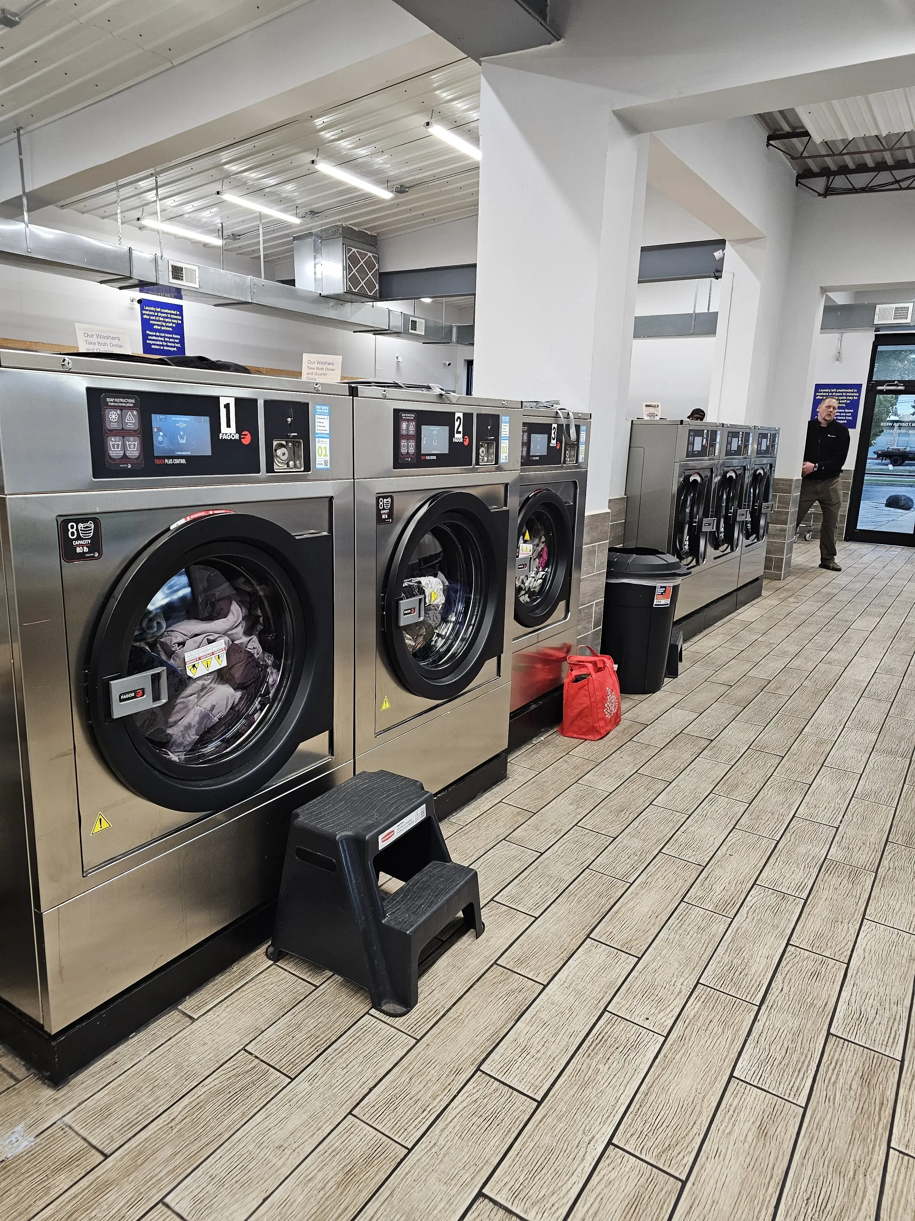 Premier Laundry thumbnail 3
