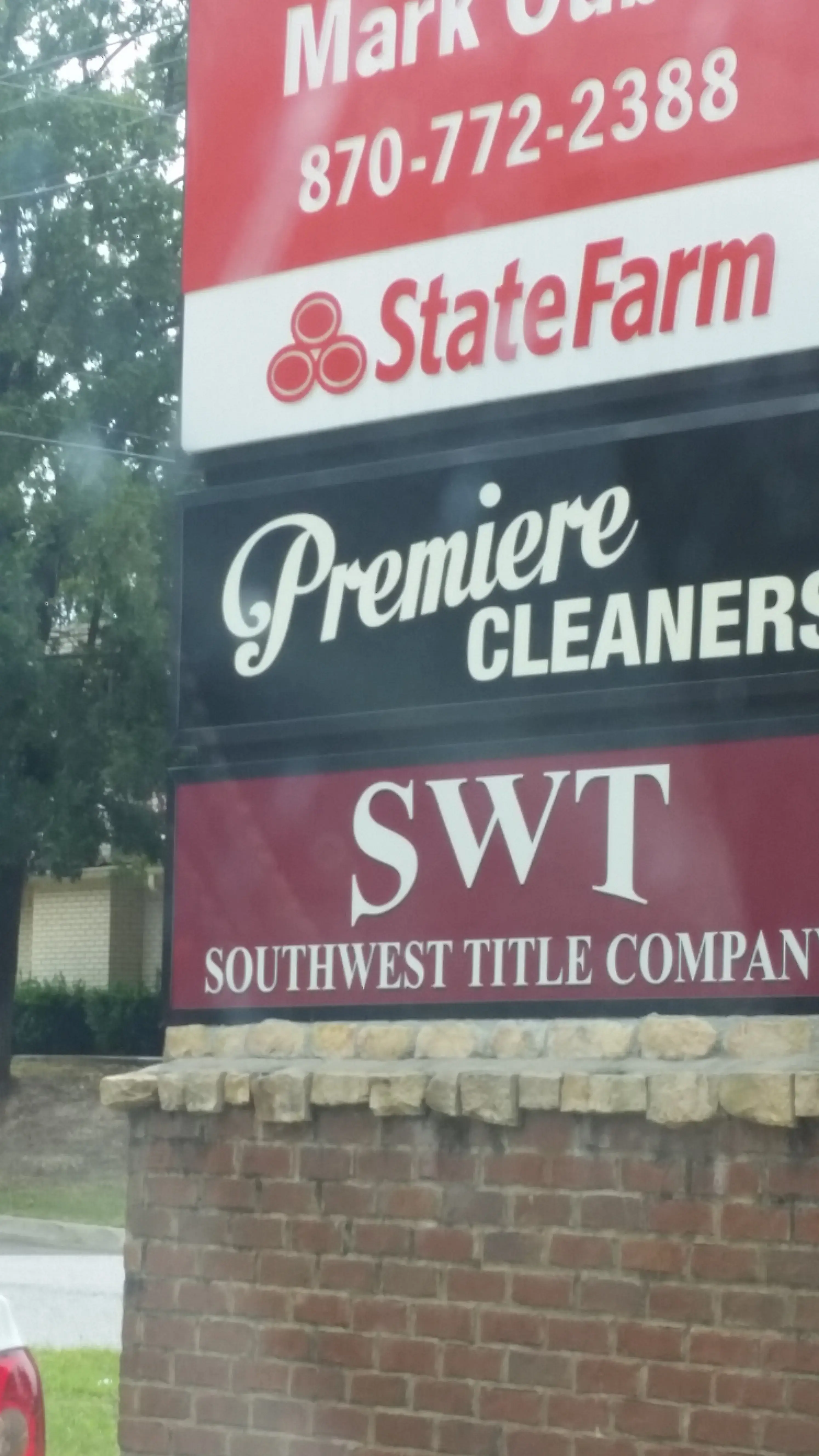 Premiere Cleaners - Image 2