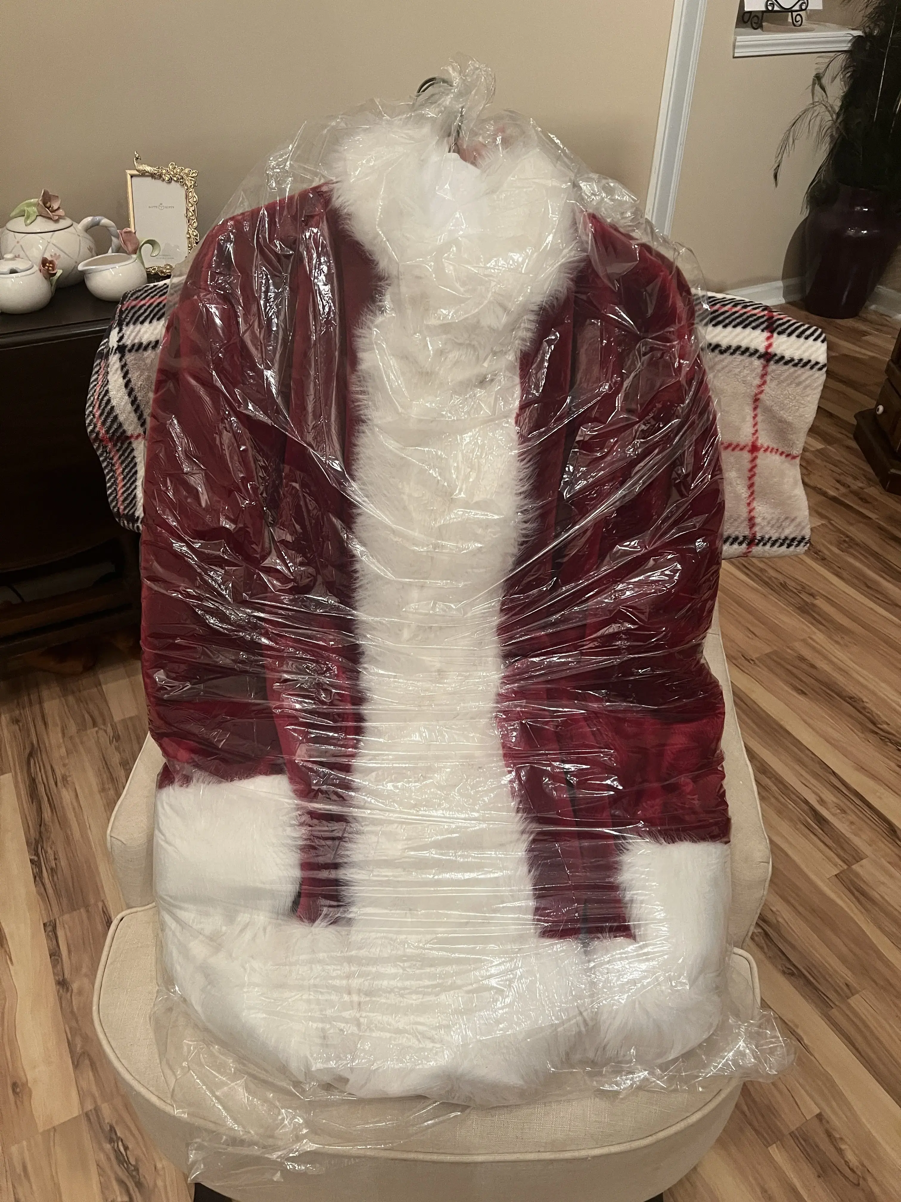 Press Club Dry Cleaners thumbnail 2