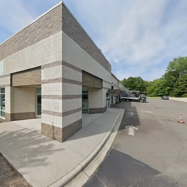 Press Club Dry Cleaners thumbnail 8