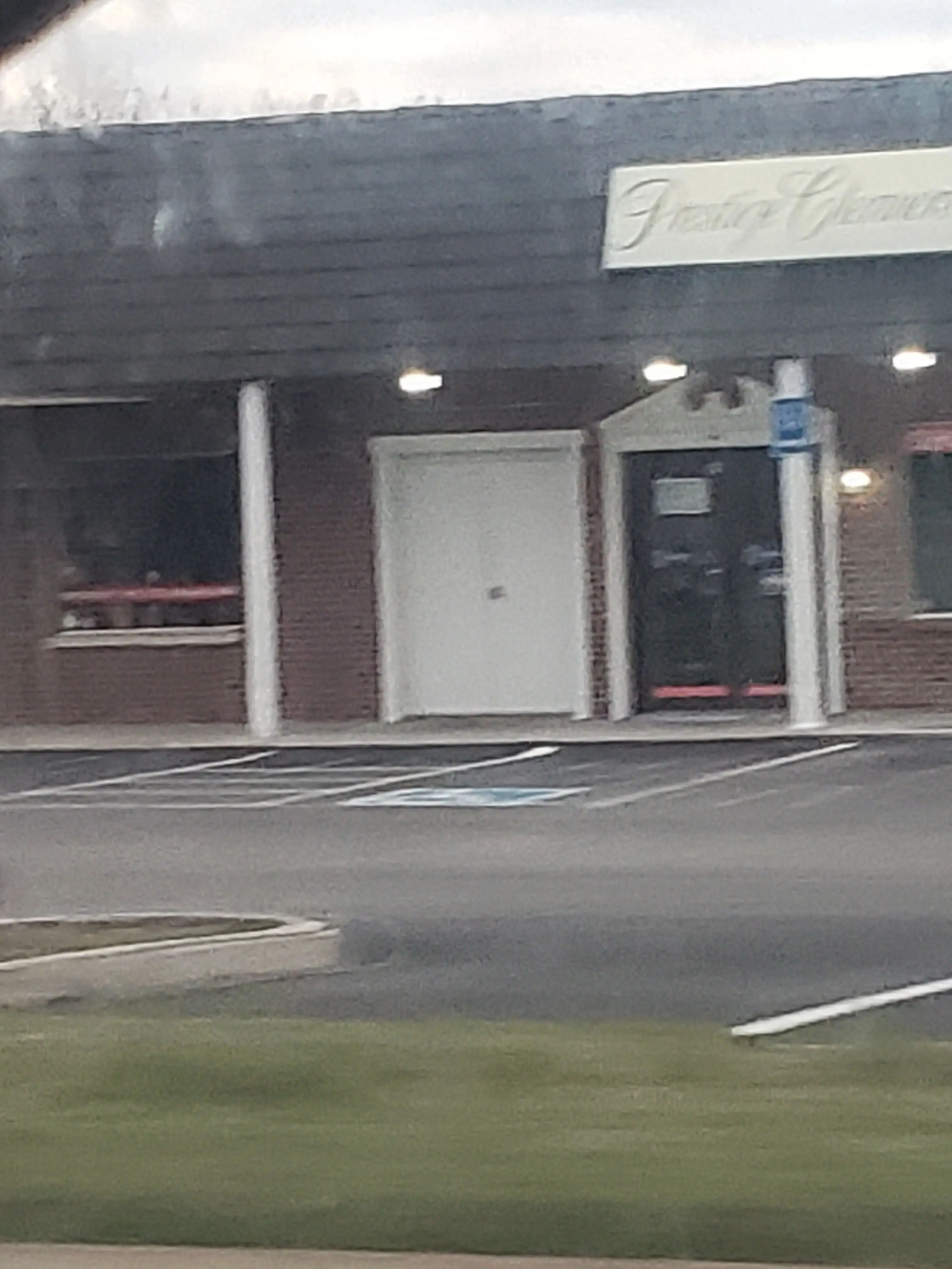Prestige Cleaners Inc thumbnail 9