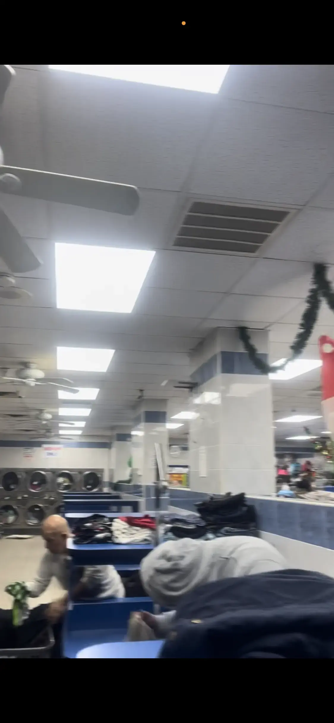 Prestige Laundromat thumbnail 18
