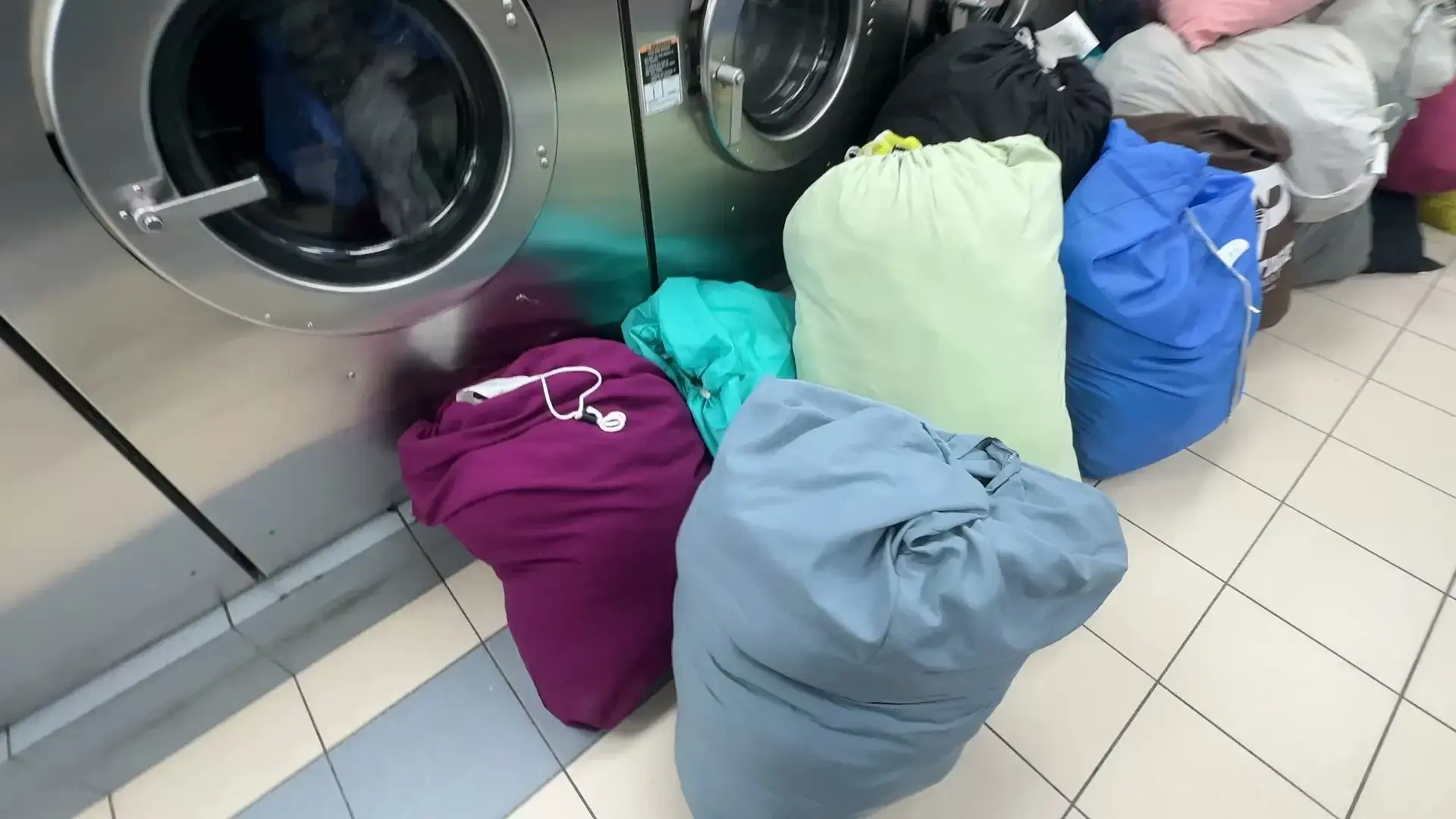 Prestige Laundromat thumbnail 10