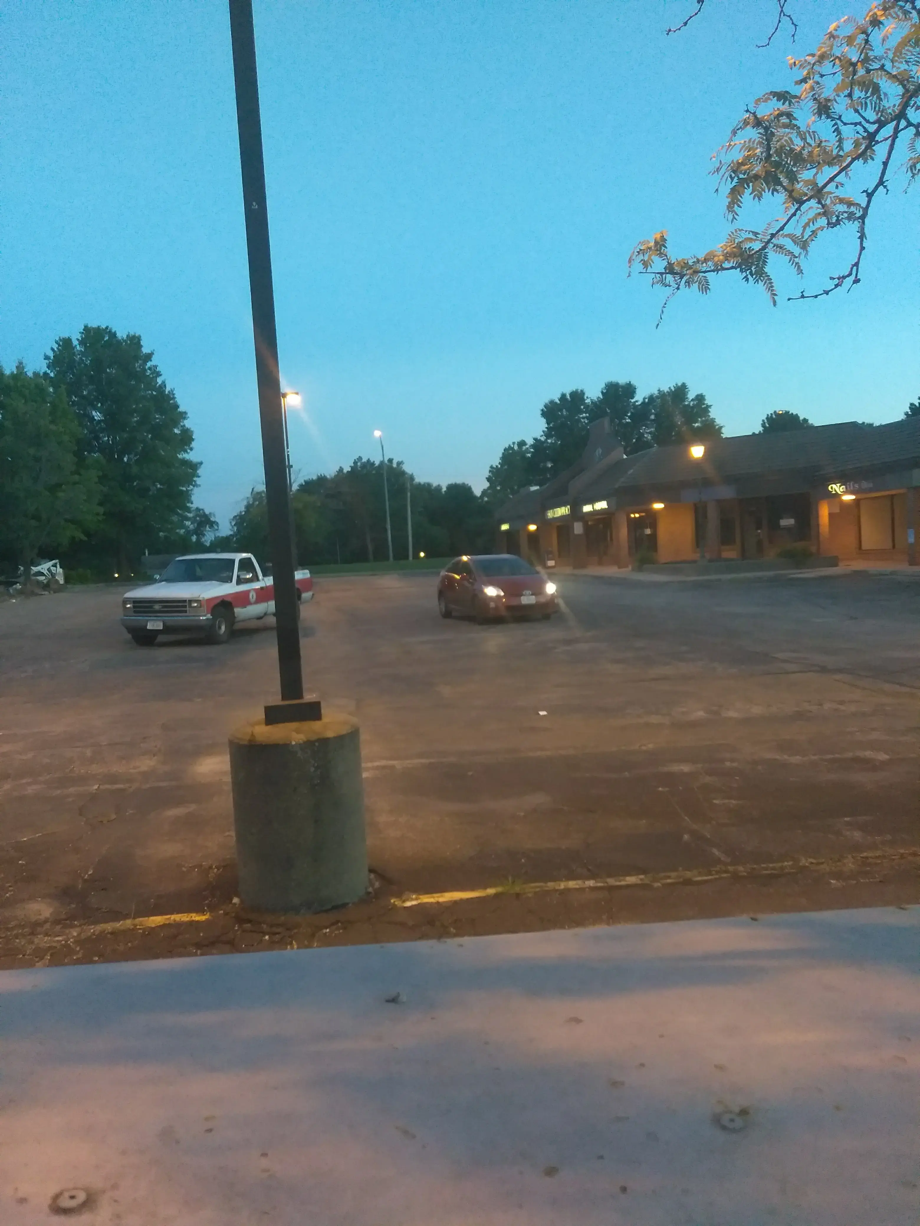 Pride Cleaners - Leawood Plaza thumbnail 4