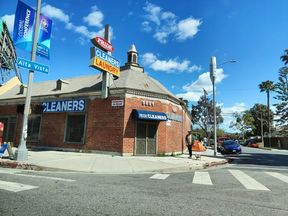 Pride Cleaners | Unlimited Wash & Fold Laundry Service thumbnail 9