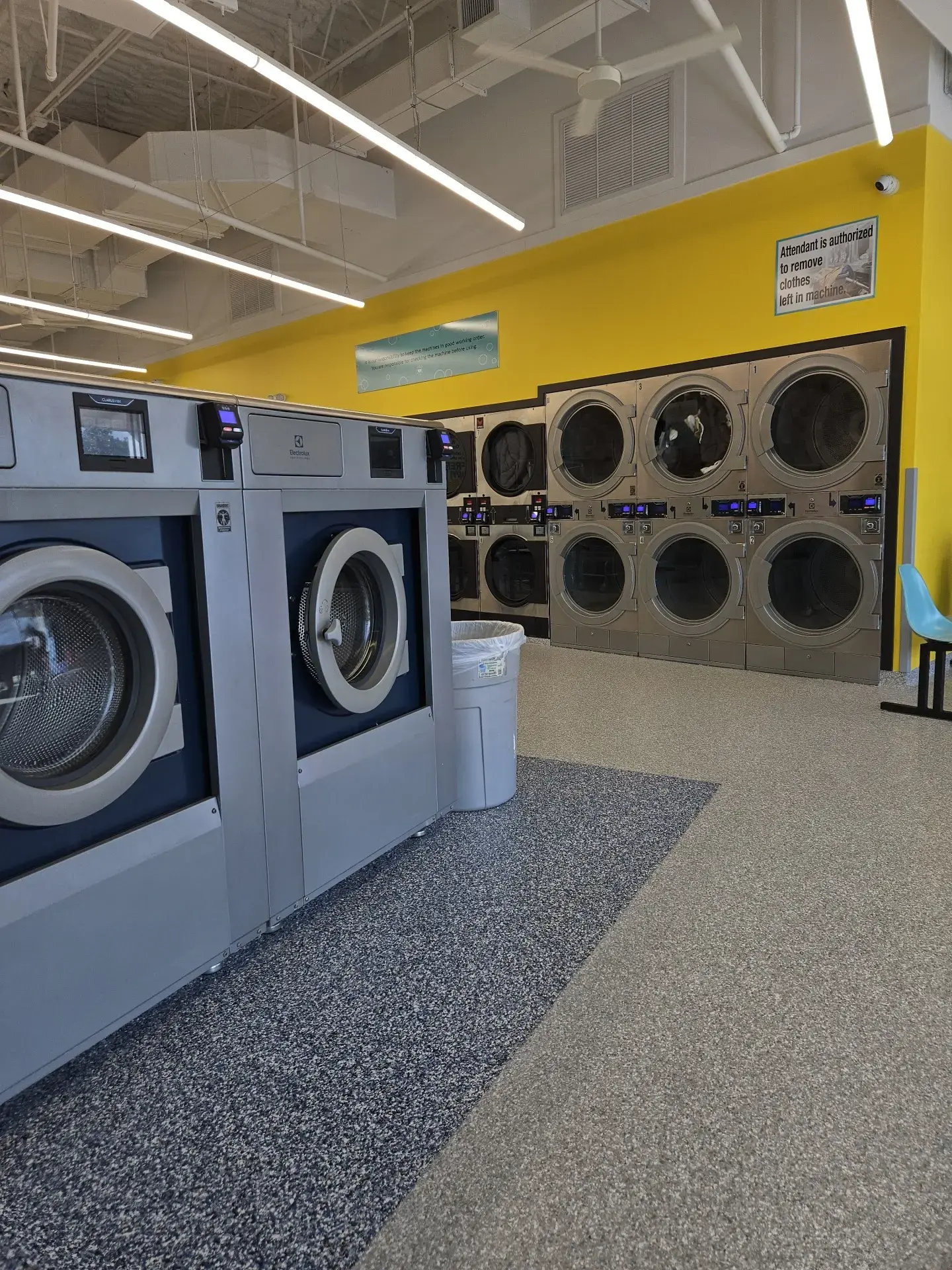 Prima Vista Coin Laundry thumbnail 2