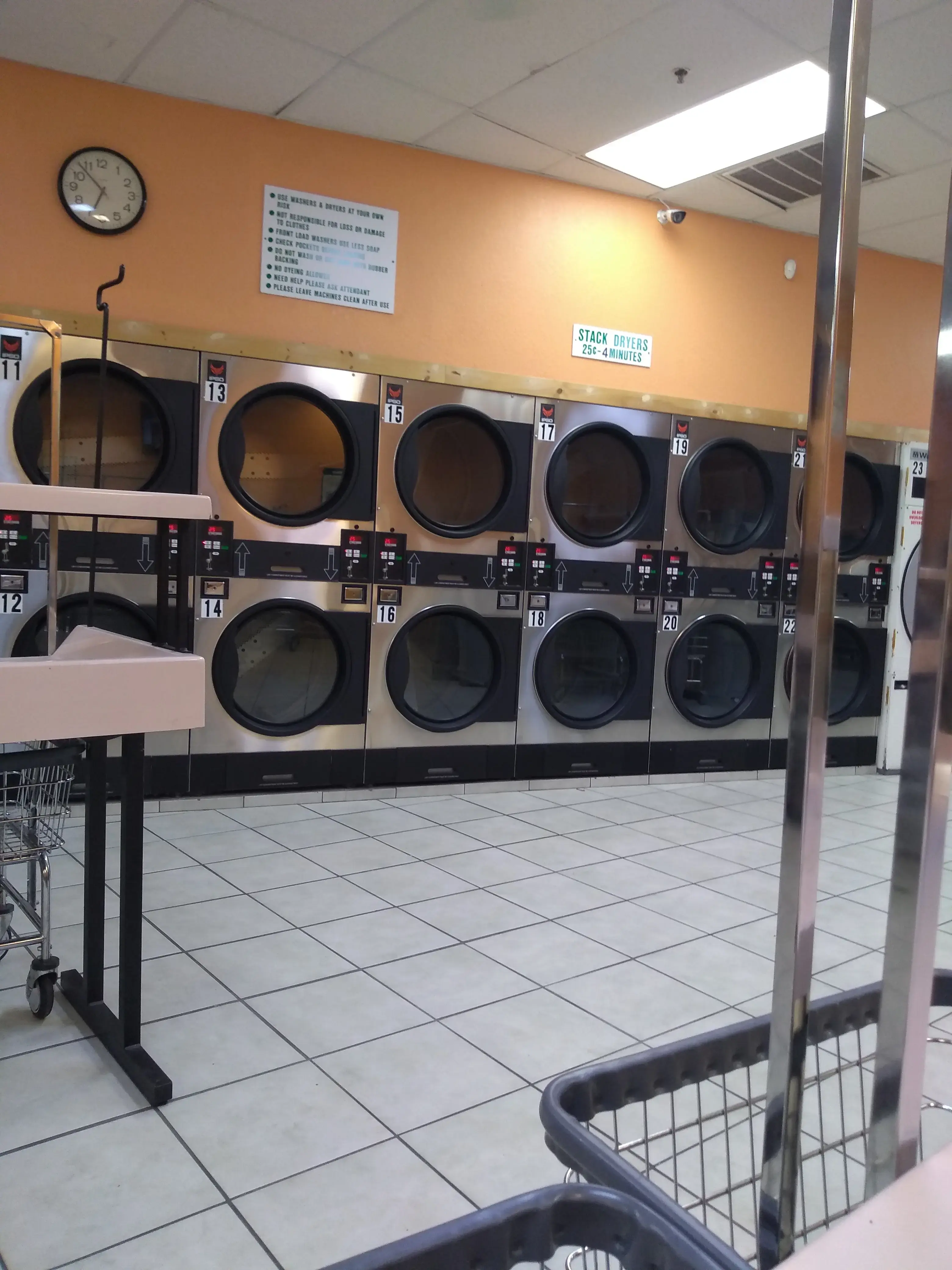 Prima Vista Coin Laundry thumbnail 17