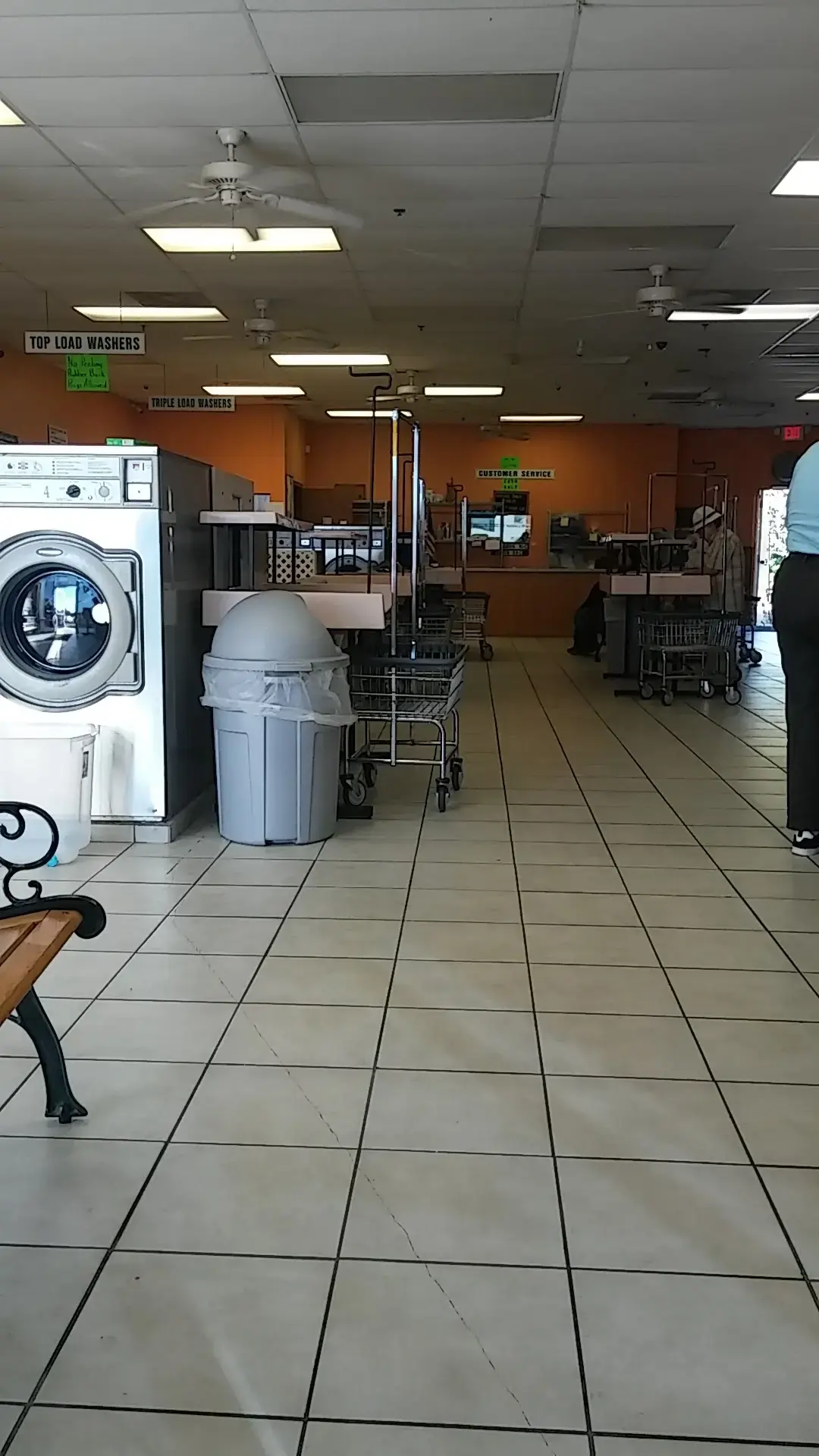 Prima Vista Coin Laundry - Image 16