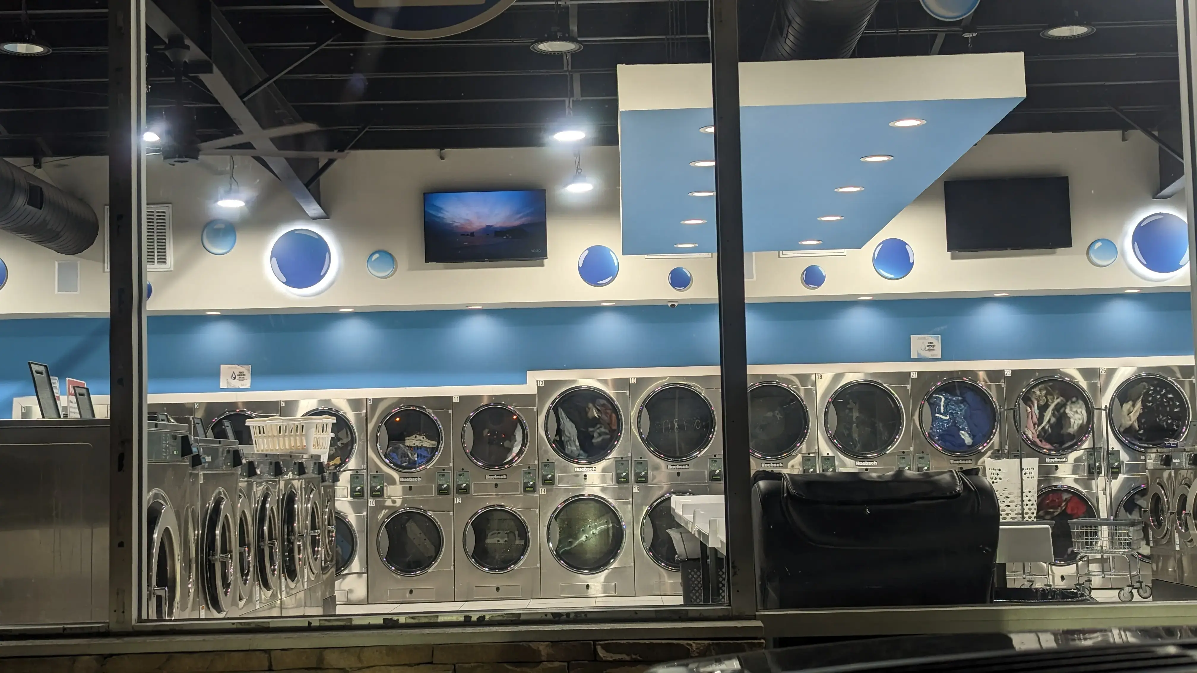 Prime Washateria - Image 5