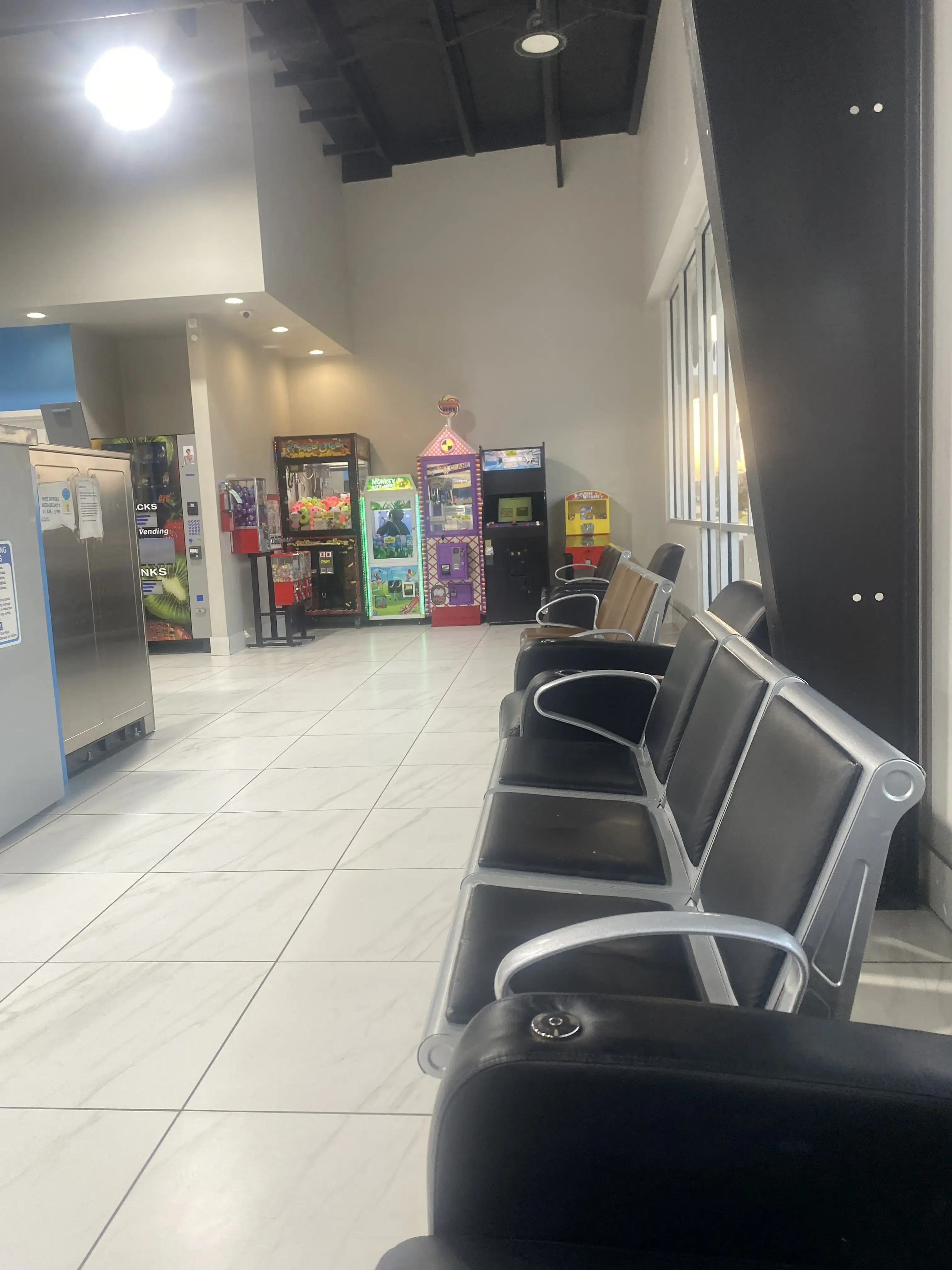 Prime Washateria - Image 11