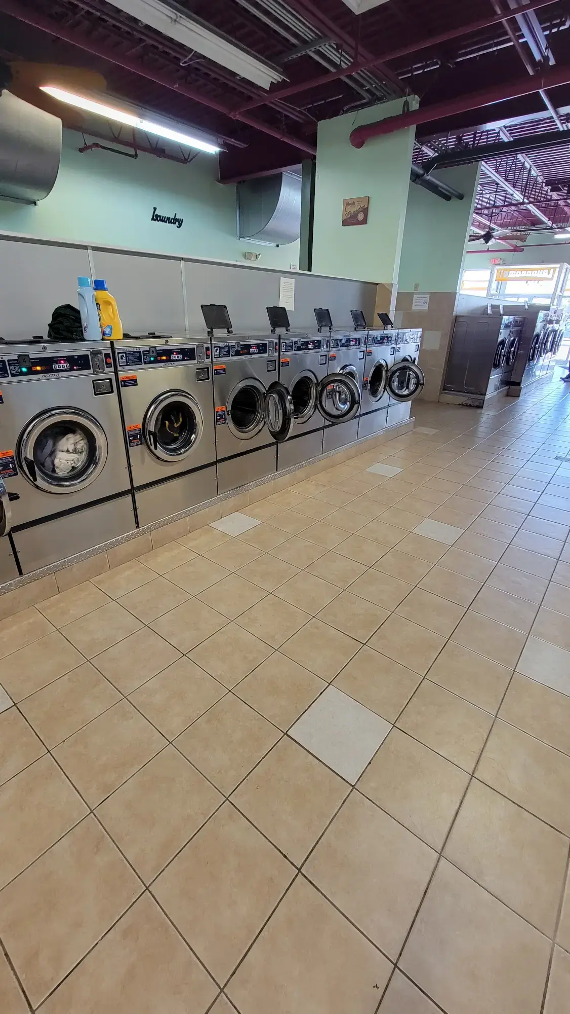 Pristine Laundromat thumbnail 10