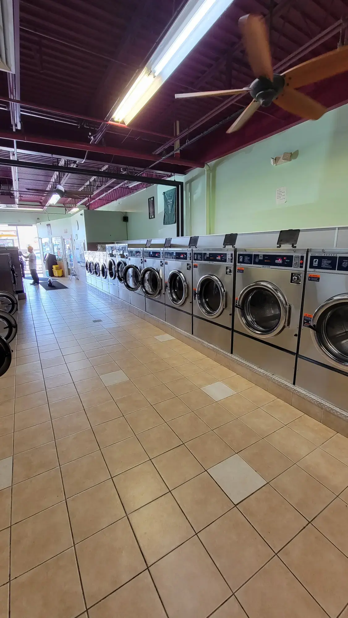 Pristine Laundromat thumbnail 7