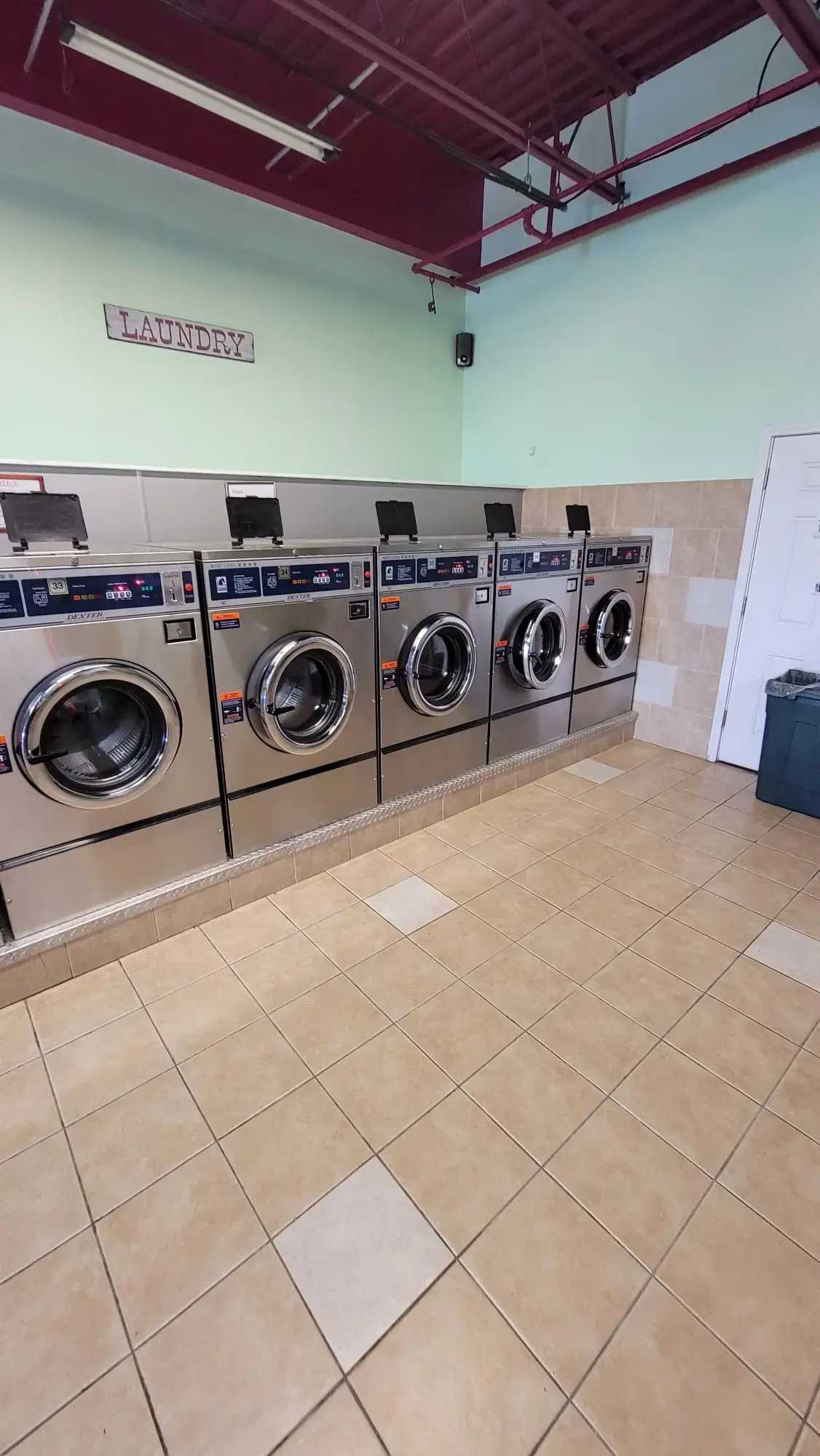 Pristine Laundromat thumbnail 13