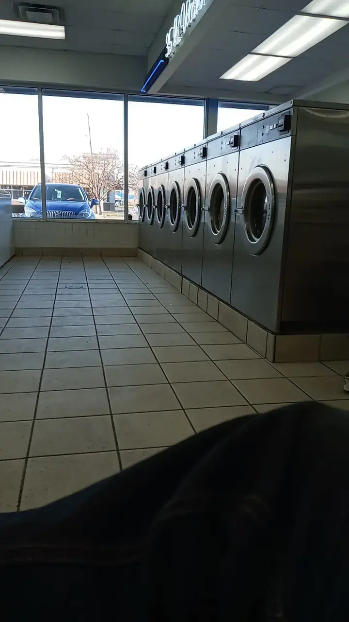 Pro Clean Dry Cleaning & Coin Laundry - Image 12