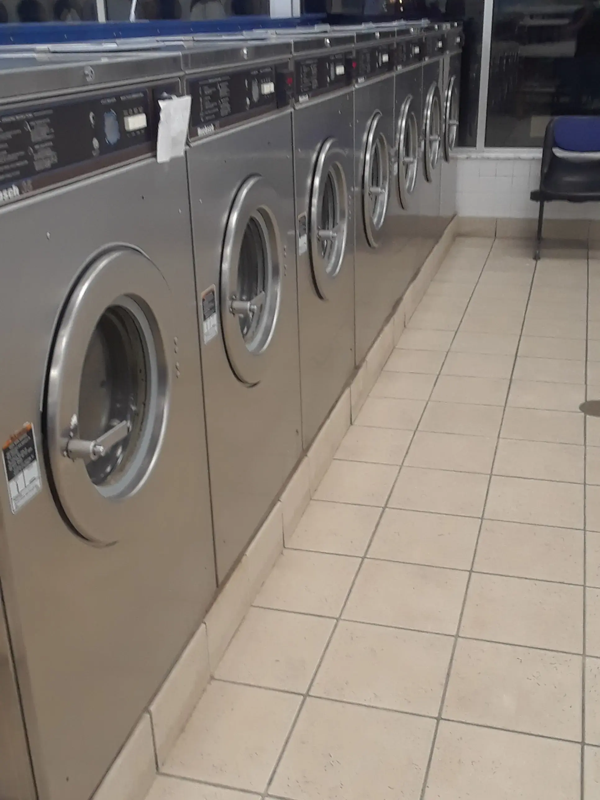 Pro Clean Dry Cleaning & Coin Laundry thumbnail 4
