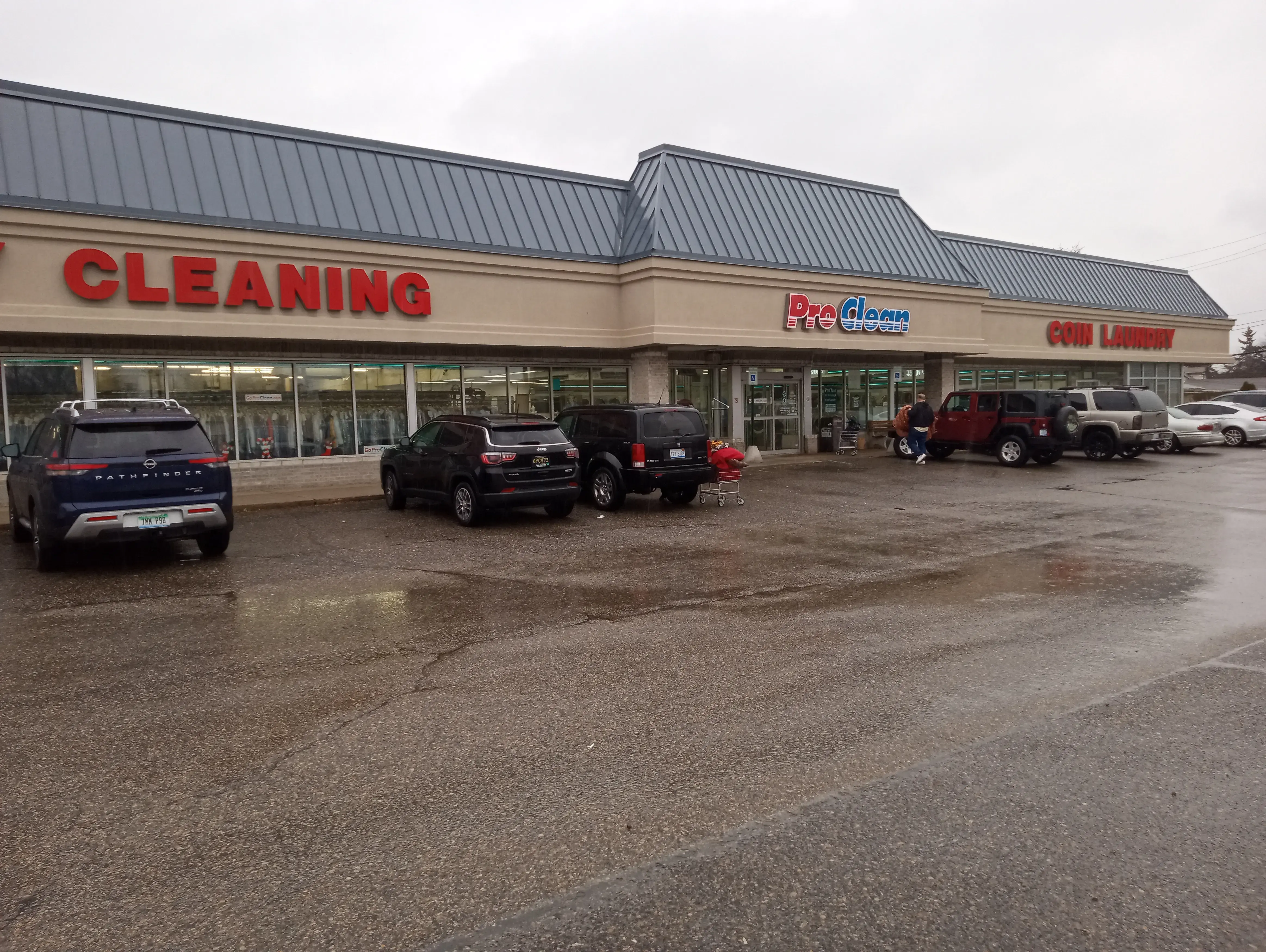 ProClean Laundromat & Dry Cleaners - Image 2