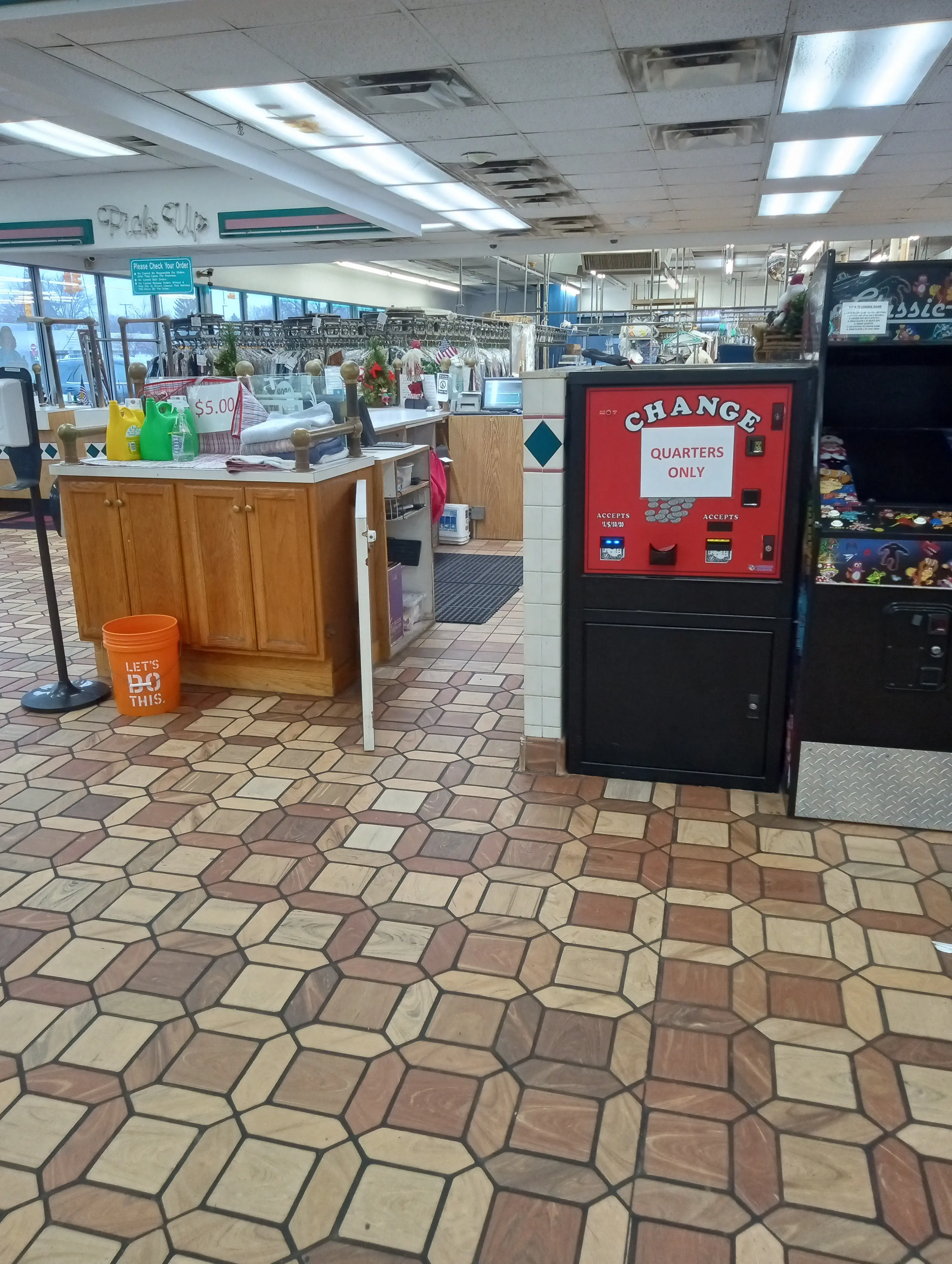 ProClean Laundromat & Dry Cleaners - Image 4