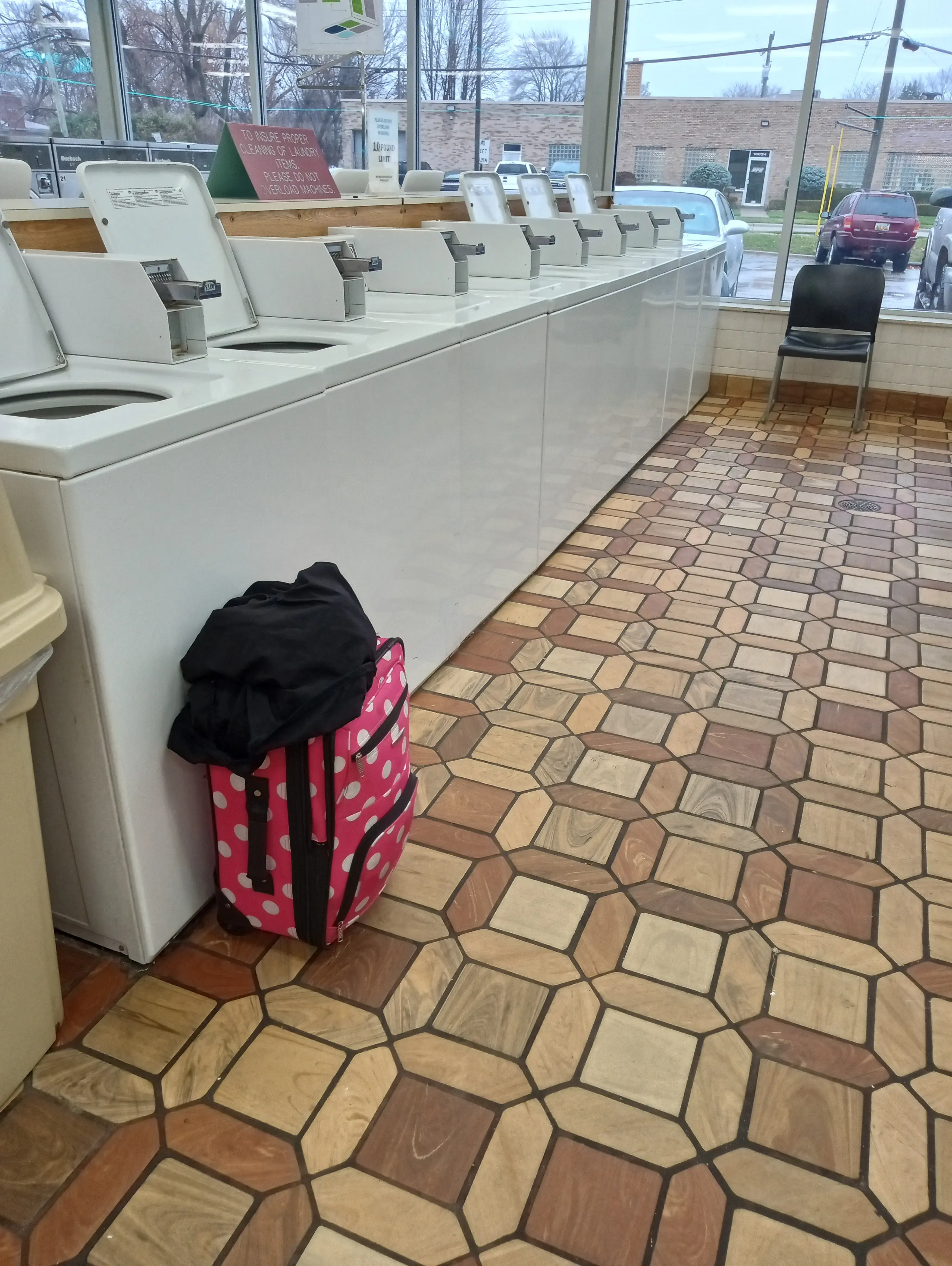 ProClean Laundromat & Dry Cleaners thumbnail 15
